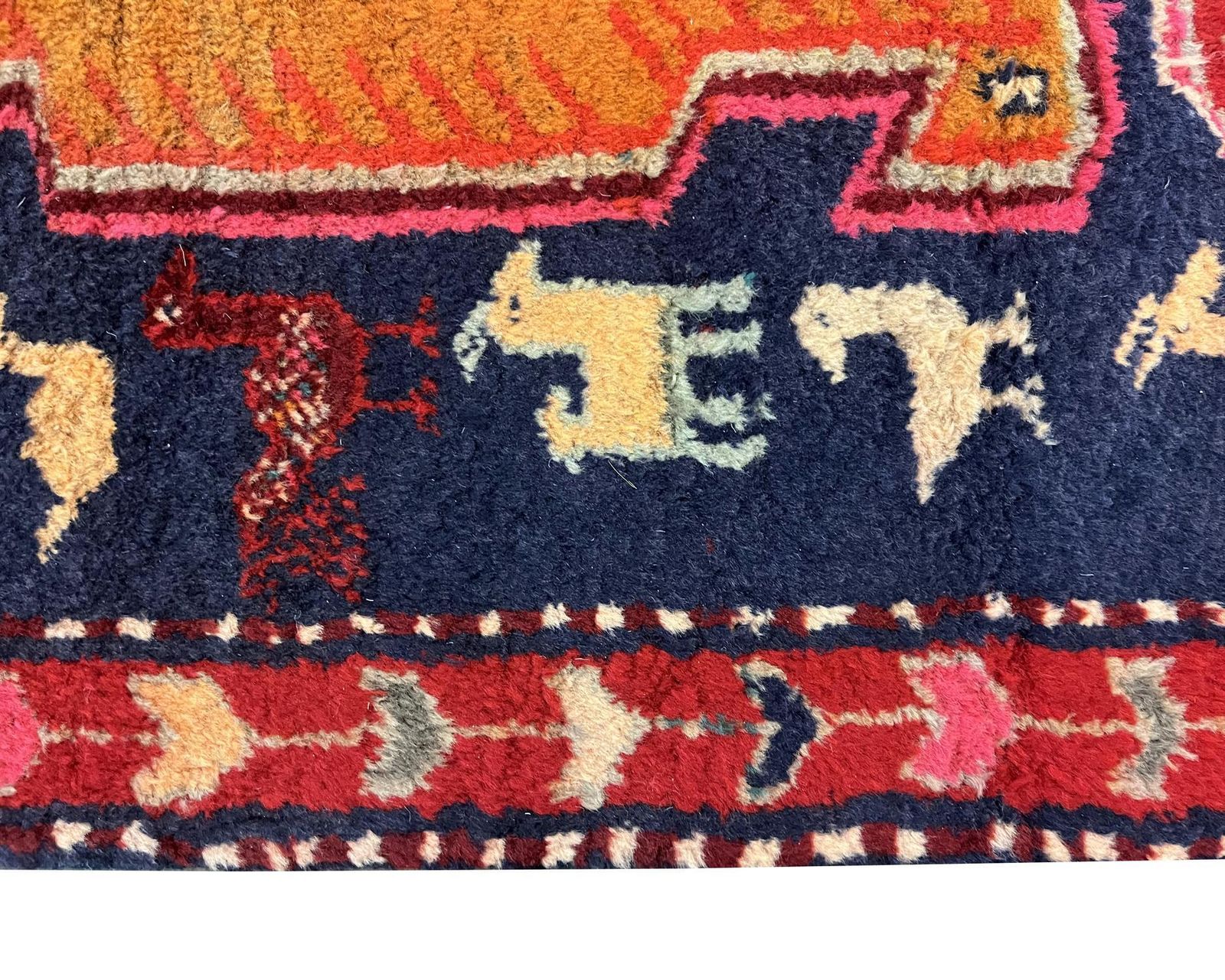 Vintage Oosters Loperkleed Handgeweven Geometrisch Wollen Trapkleed photo Textiel
