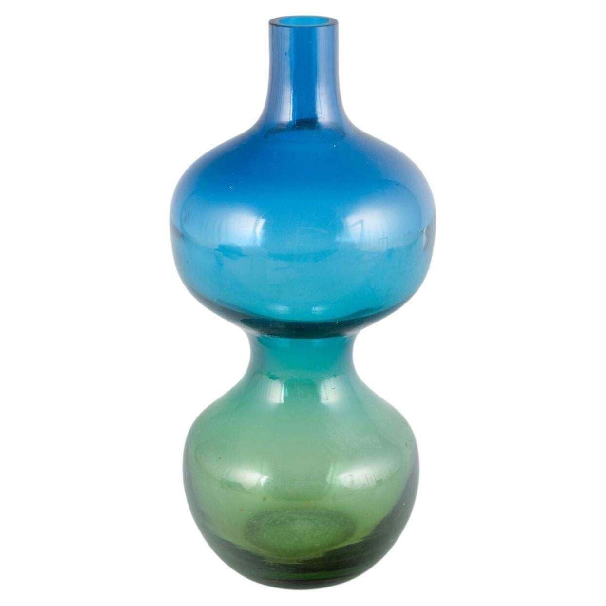 Grote dubbelbolvaas in kunstglas. Scandinavië, jaren 1970