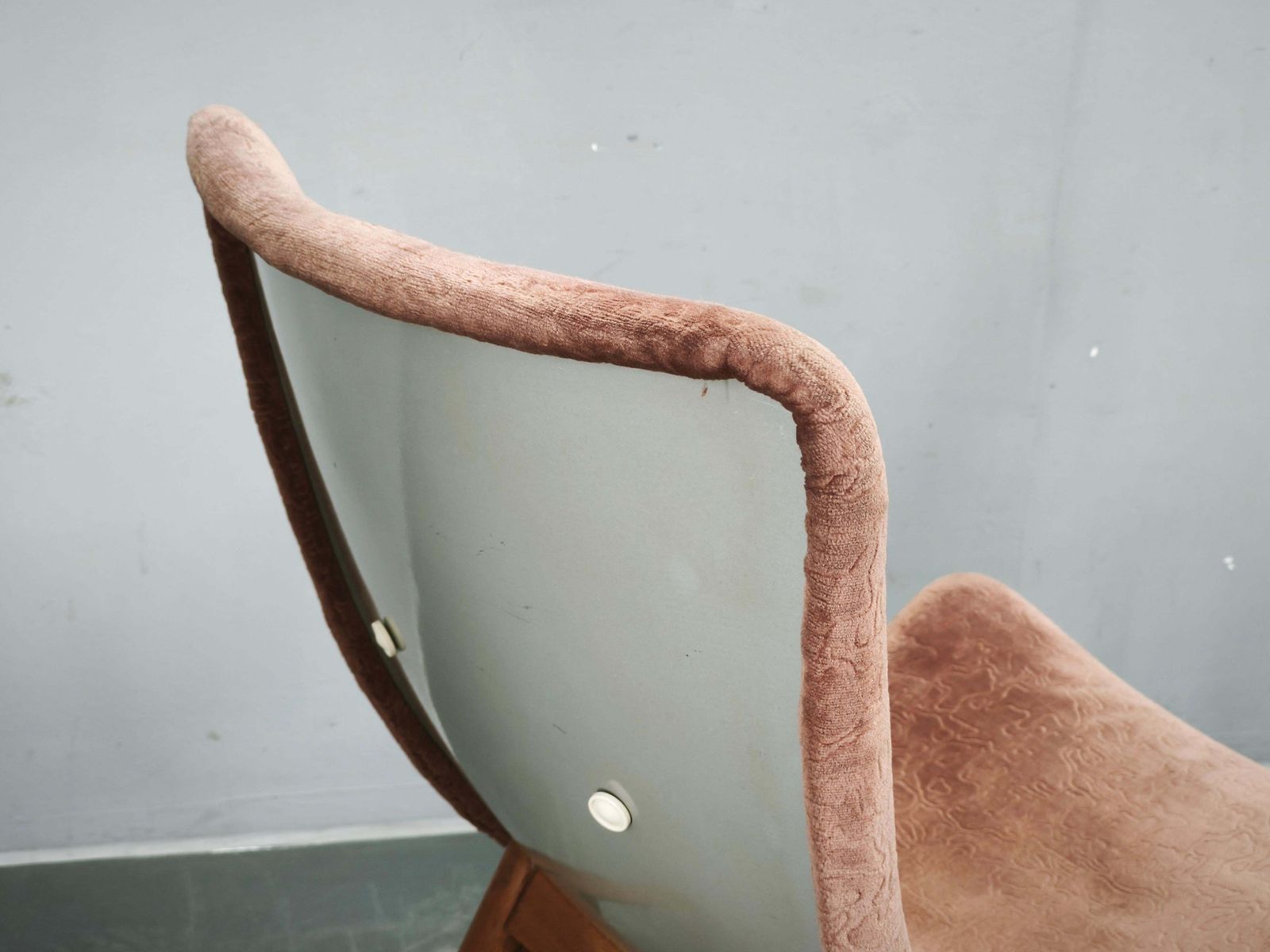 Paar Miroslav Navrátil schelpvormige fauteuils, Tsjecho-Slowakije, jaren 1960. photo 2420.0