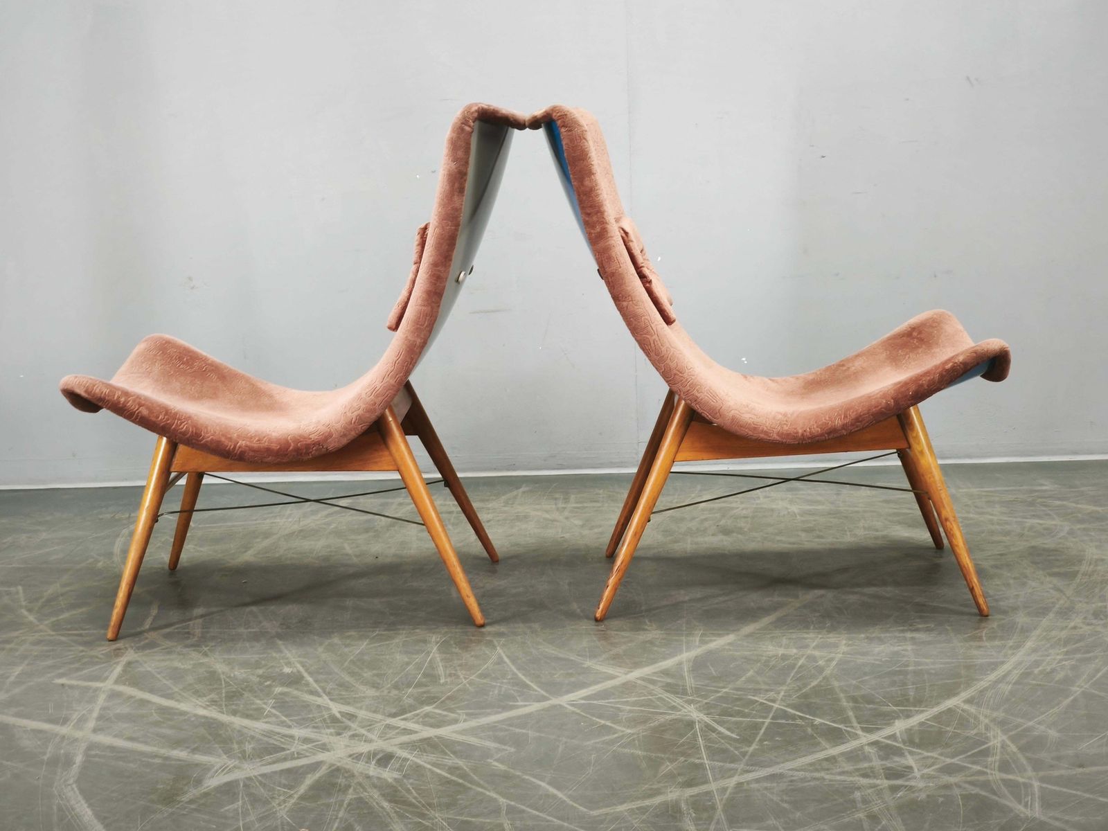 photo vinterior Paire de fauteuils coque Miroslav Navrátil, Tchécoslovaquie, années 1960.