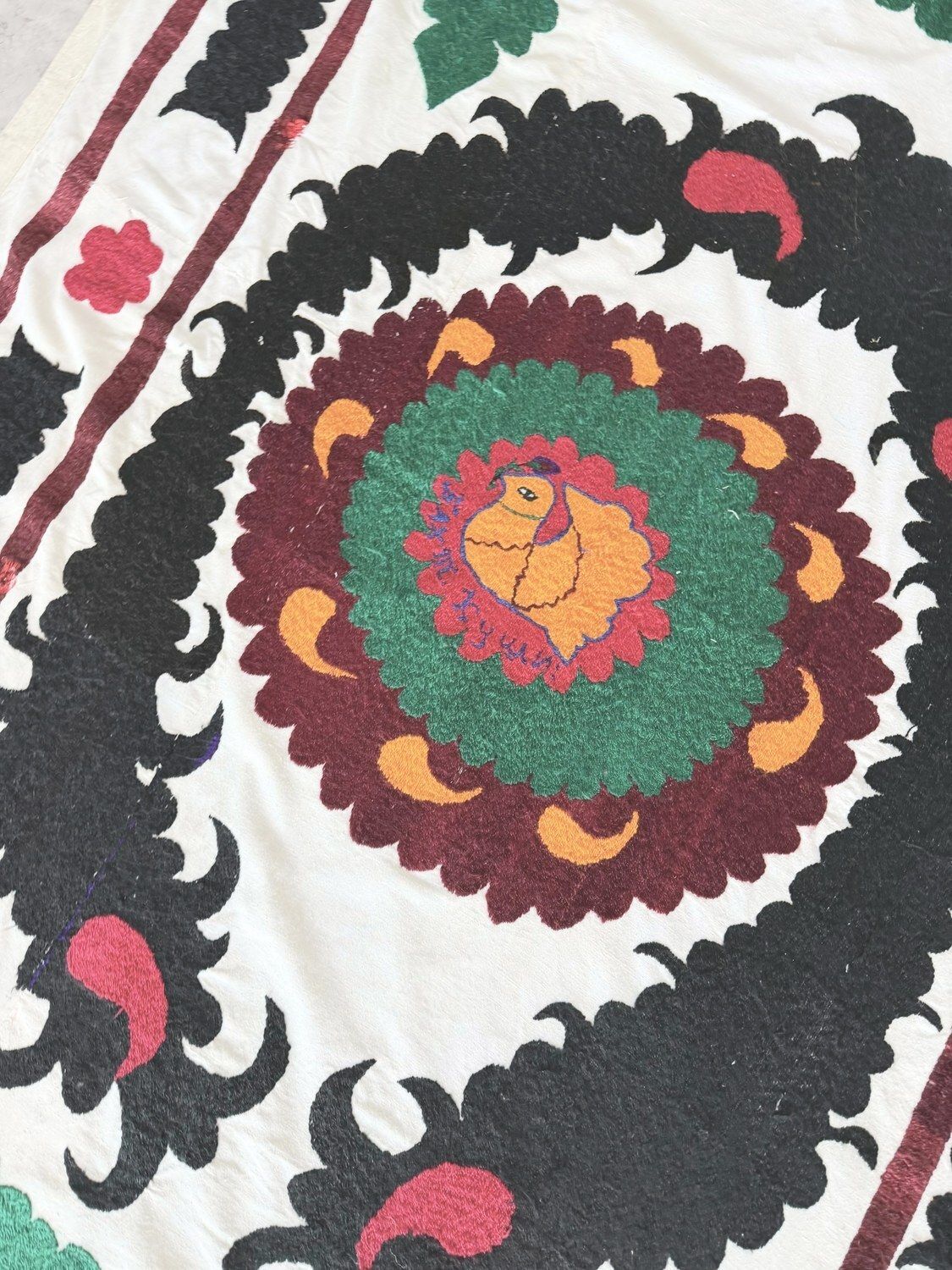 Suzani d'Ouzbékistan, grand textile mural brodé à la main, 120 x 180 cm