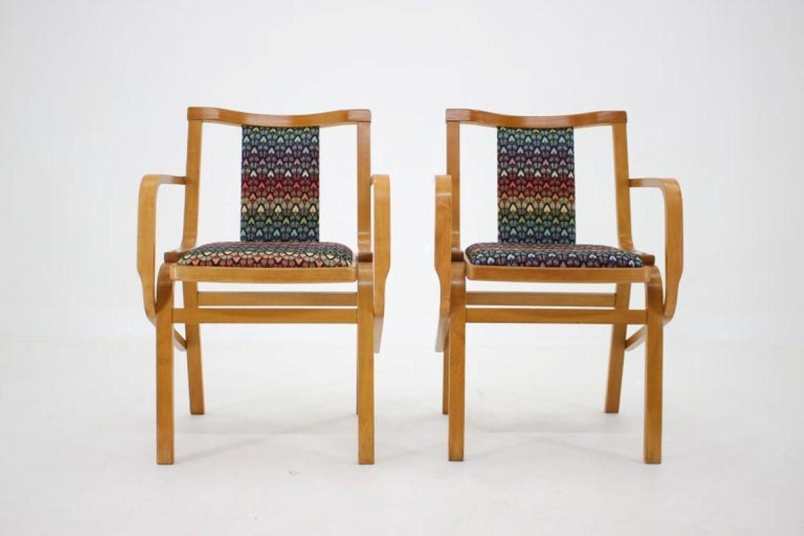 Paire de fauteuils en bois courbé Ton, tissu multicolore, Tchécoslovaquie, années 1970 photo 661.0