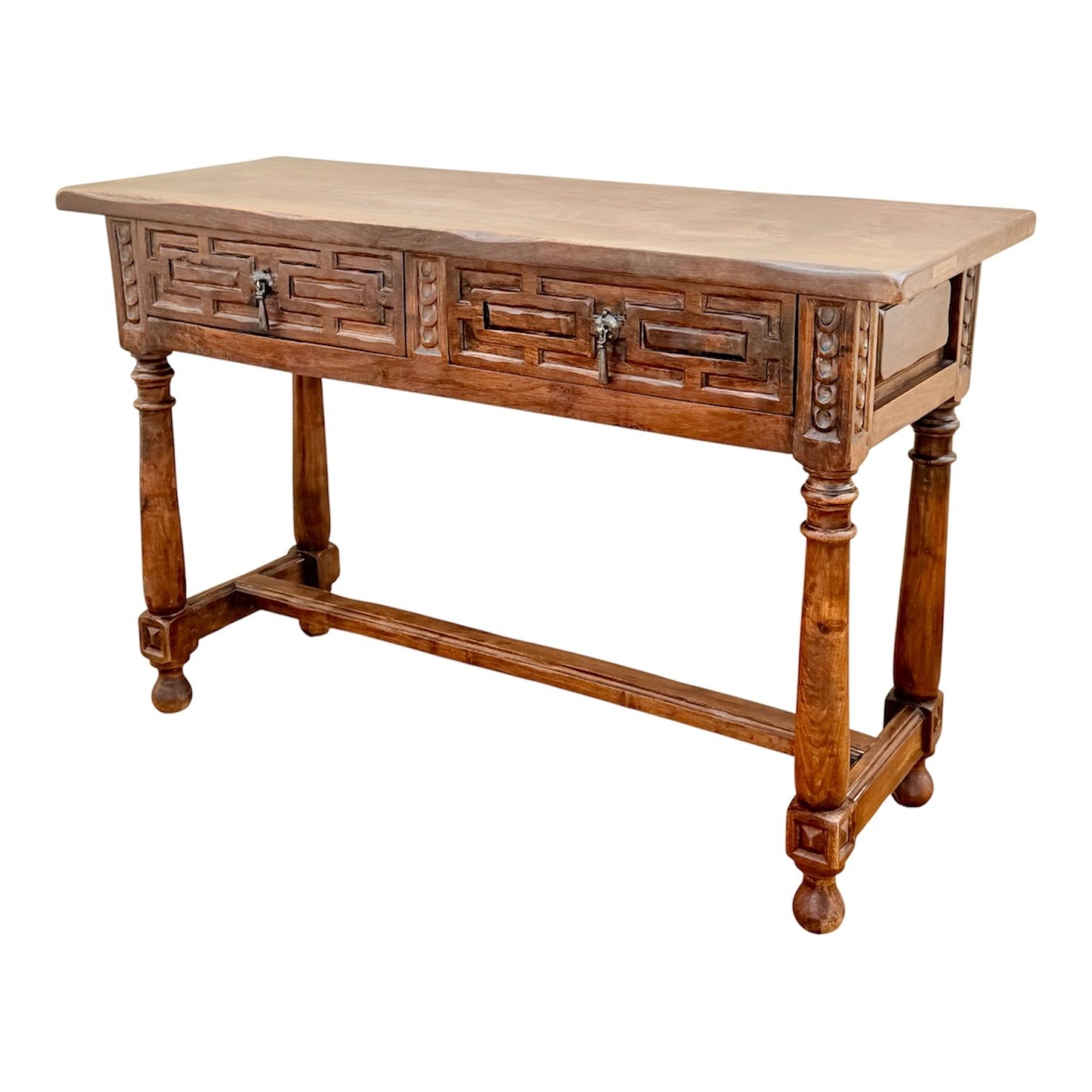 Spaanse walnoten consoletafel met geometrisch gesneden lades, jaren 1920