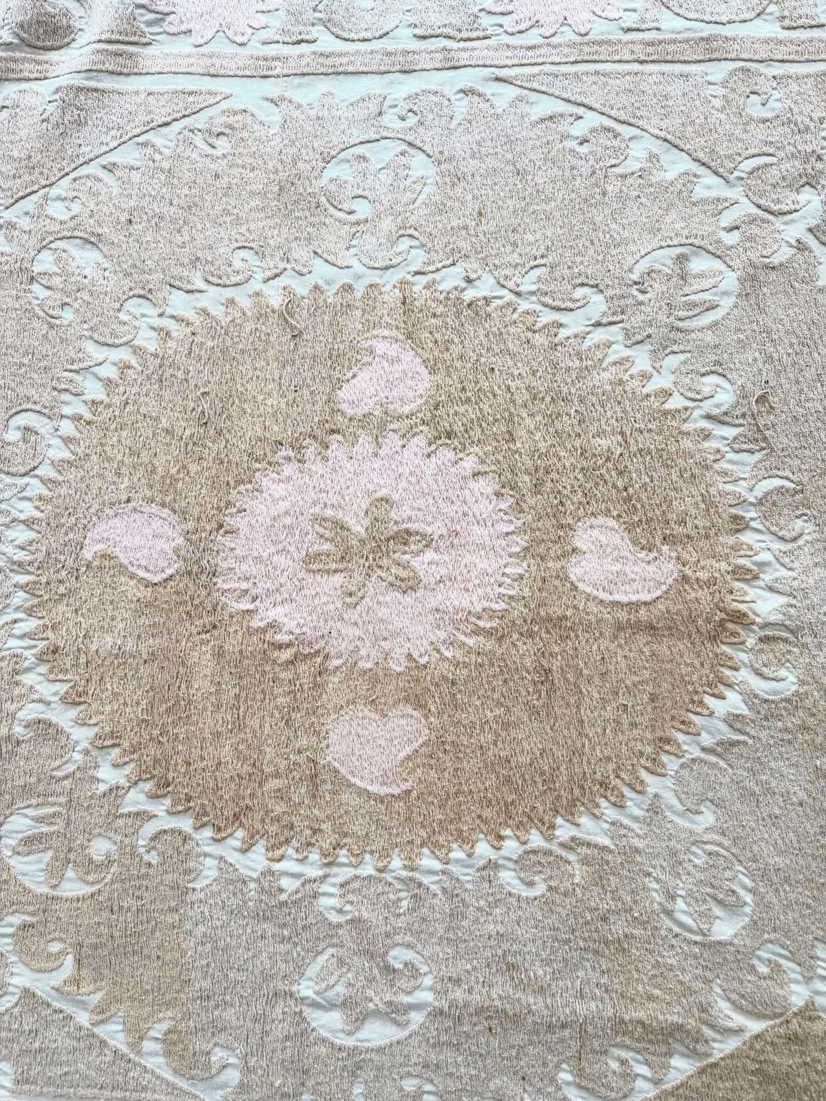 Boheems Suzani Tafelkleed uit Centraal-Azië, 4'130 x 153 cm photo 281.0