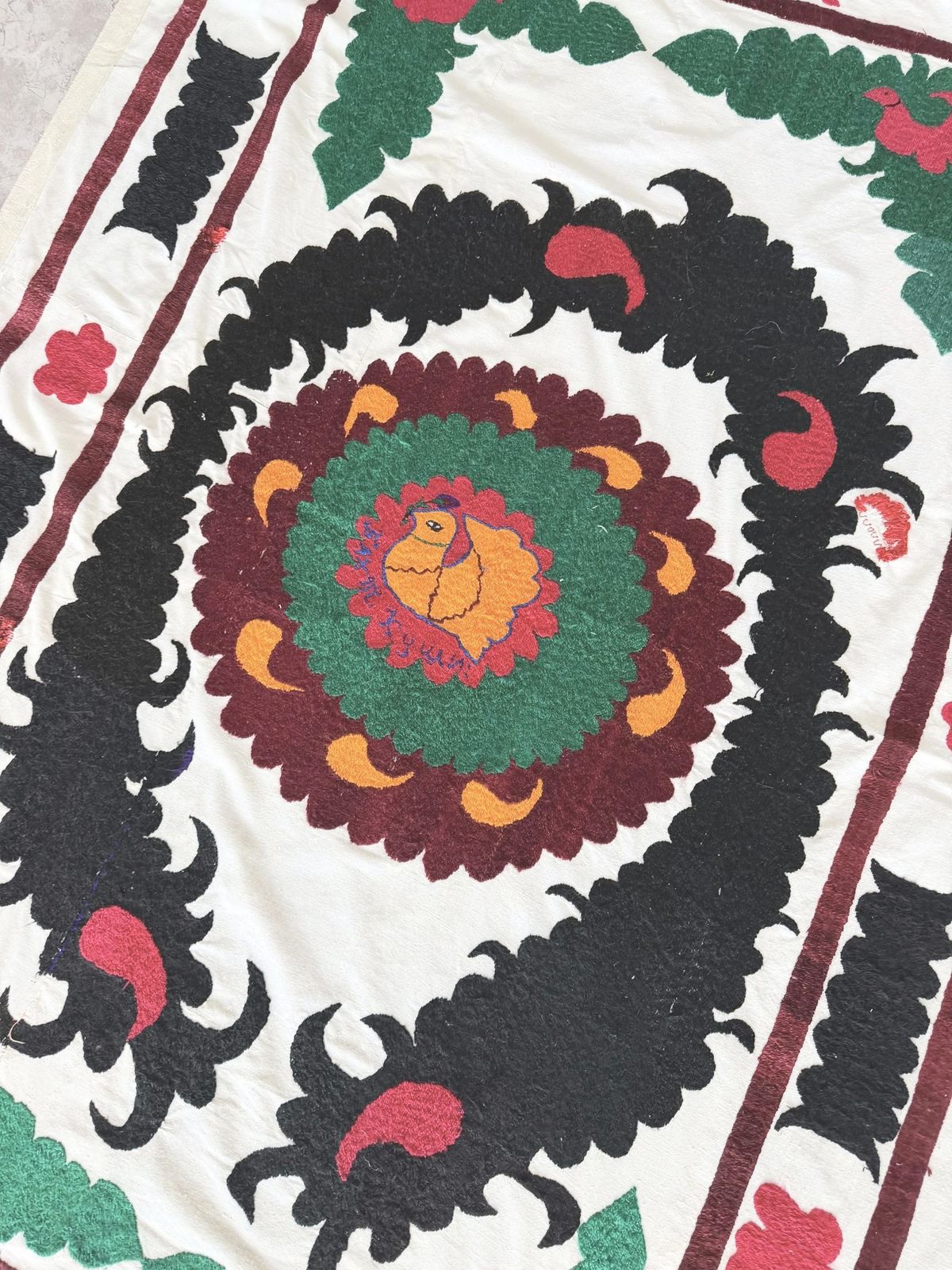 photo furniture Suzani d'Ouzbékistan, grand textile mural brodé à la main, 120 x 180 cm
