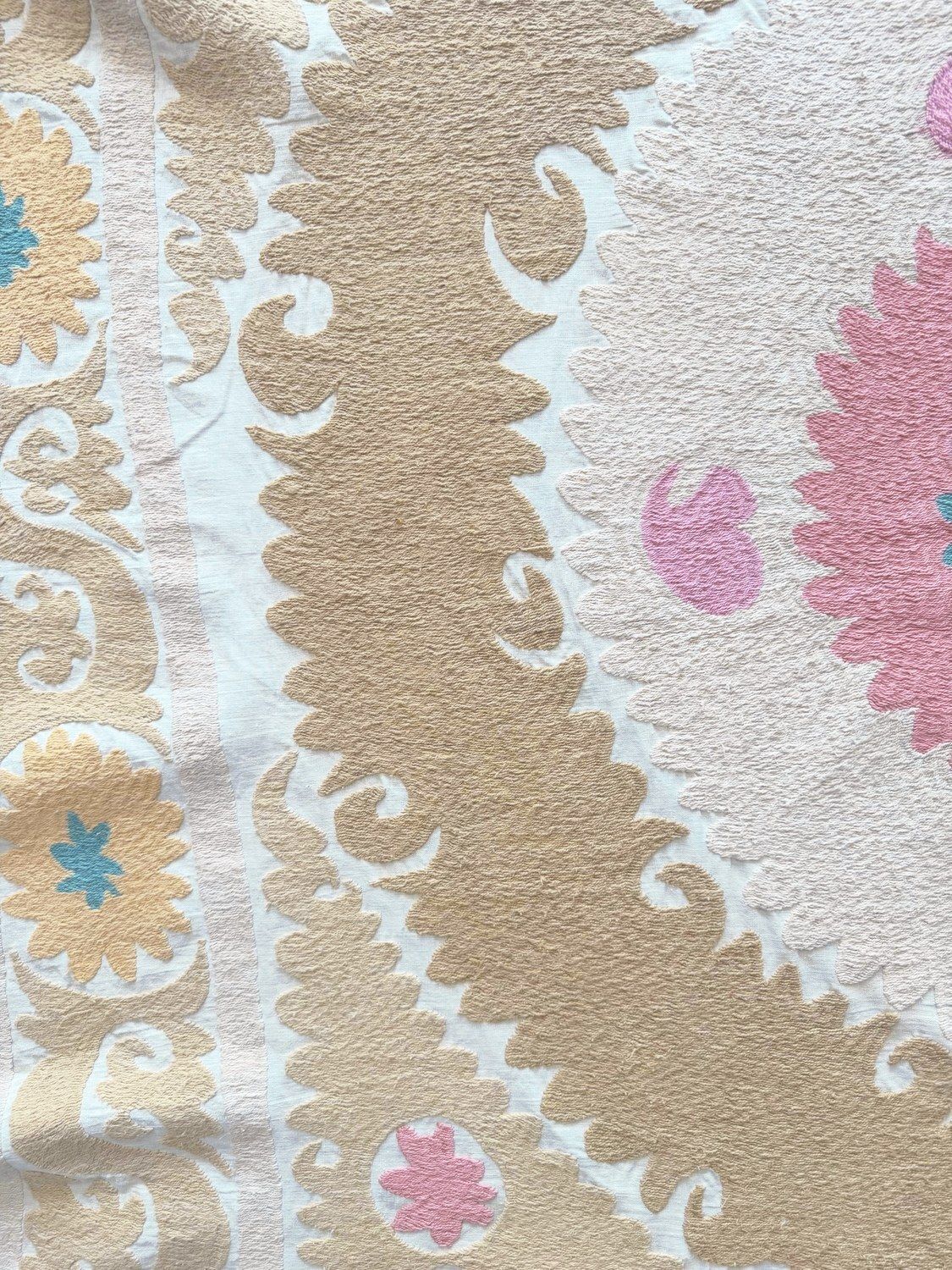 Textile tribal Suzani, nappe ouzbèke ton neutre beige, 120 x 138 cm photo buy