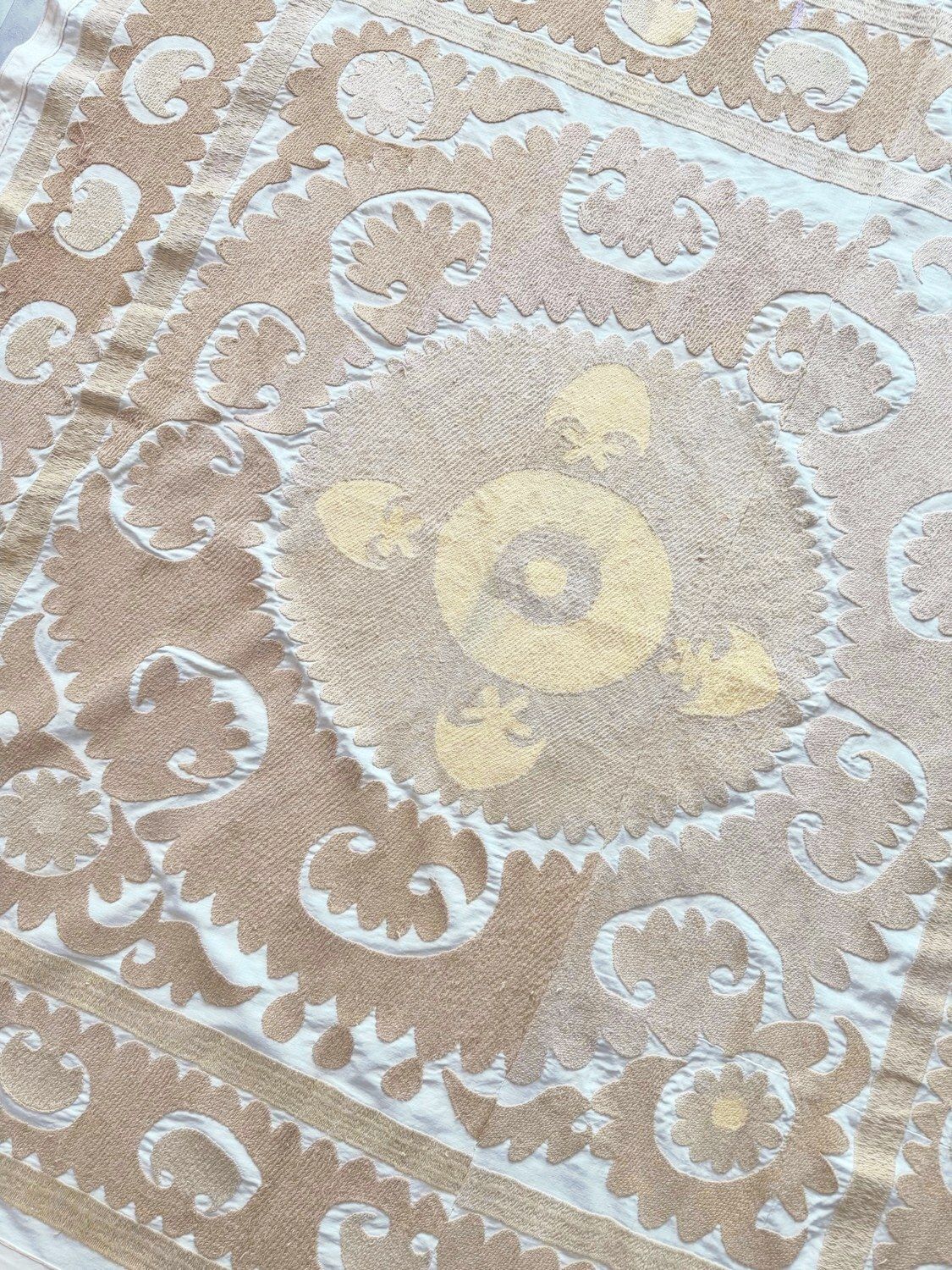 Tashkent Suzani Tablecloth   Hand Embroidered Textile 125 X 132 Cm photo 234.0