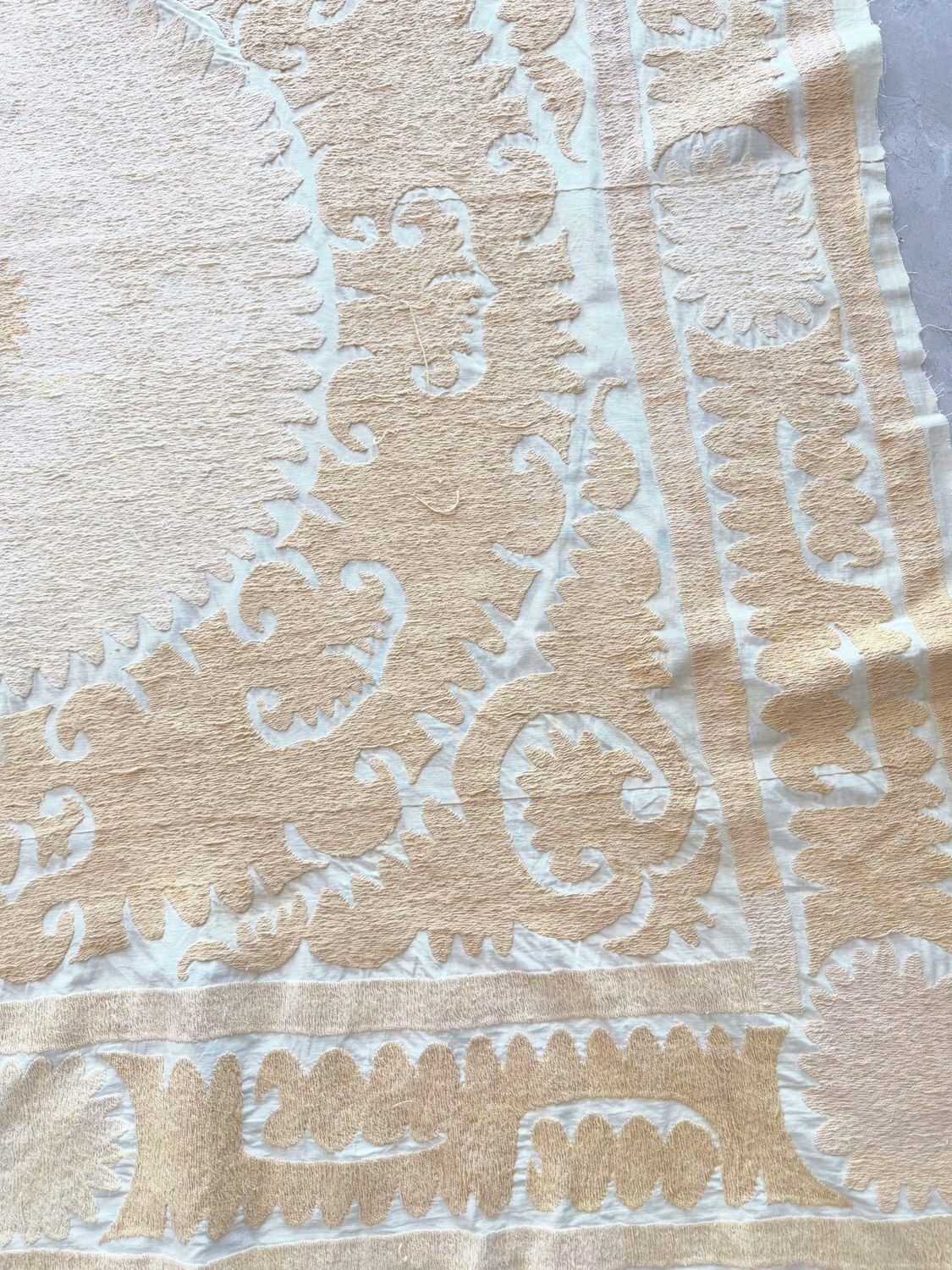 Neutrale Beige Centraal-Aziatische Suzani Tribale Textiel 127 x 134 cm photo 243.0