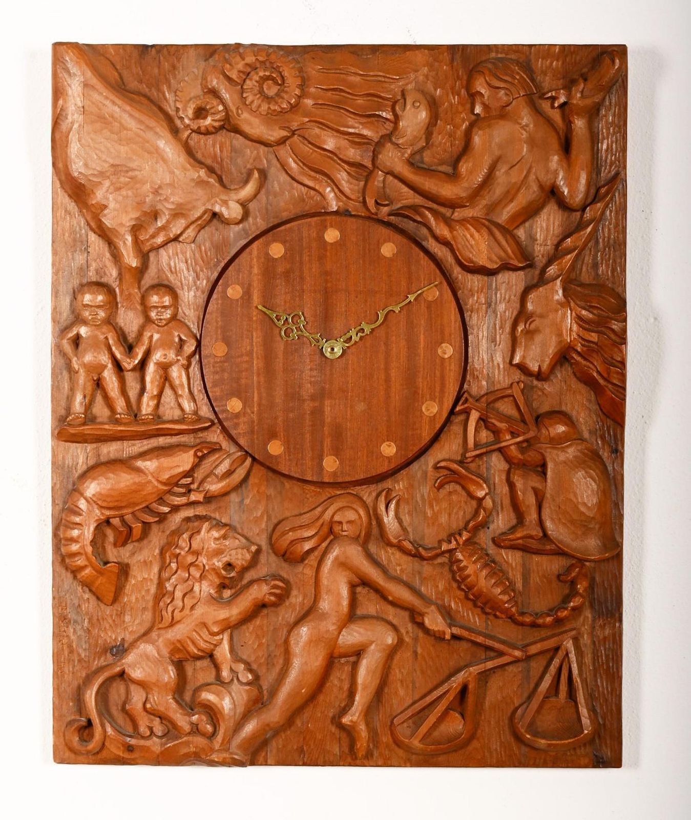 Handgesneden wandklok, gesigneerd B. Strid, Västervik, 1945 photo Woonaccessoires