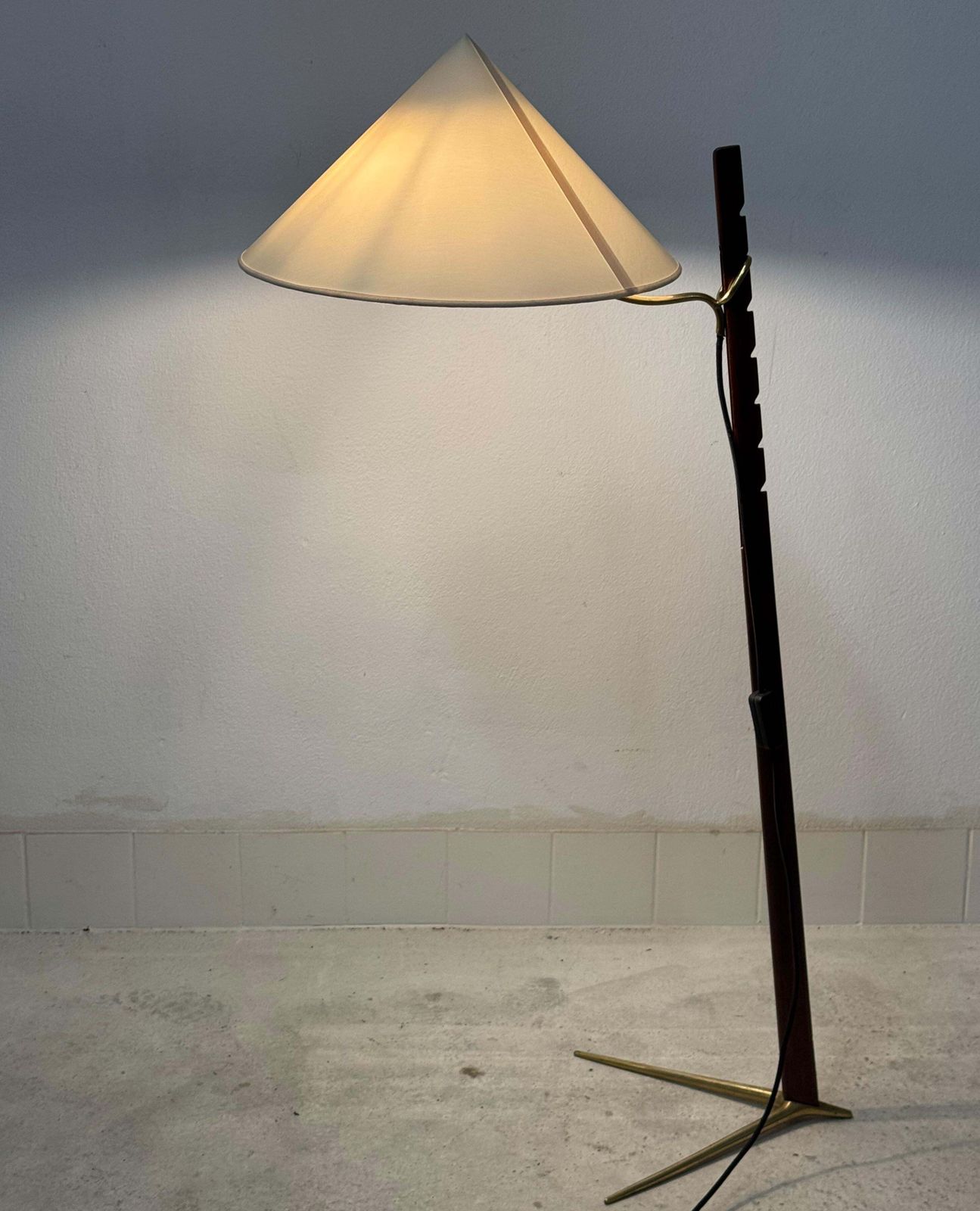 Zeldzame verstelbare mid-century vloerlamp van Rupert Nikoll photo for sale