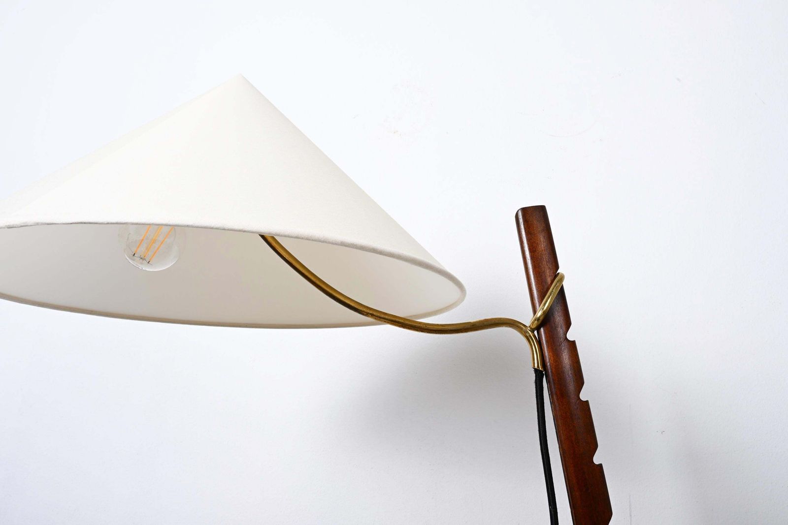 photo vintage Zeldzame verstelbare mid-century vloerlamp van Rupert Nikoll