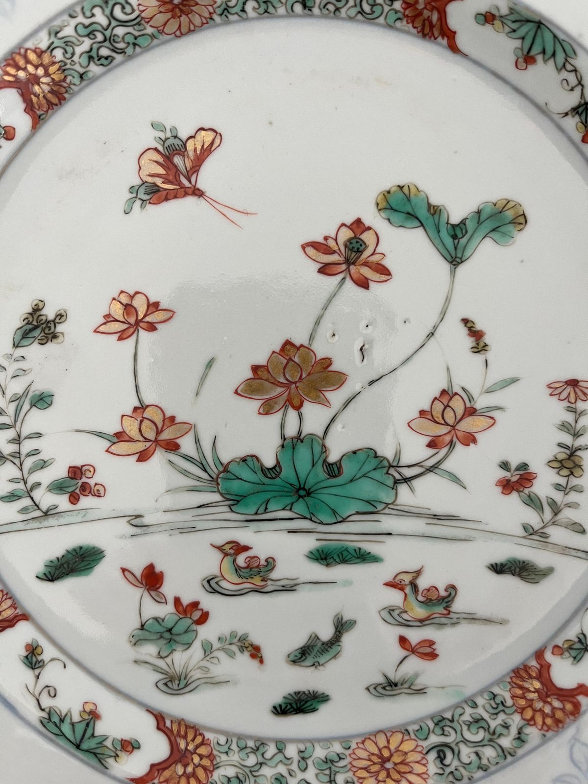 Chinees Kangxi Famille Verte bord, handgeschilderd porseleinen eendentafereel, ca. 1685 photo buy