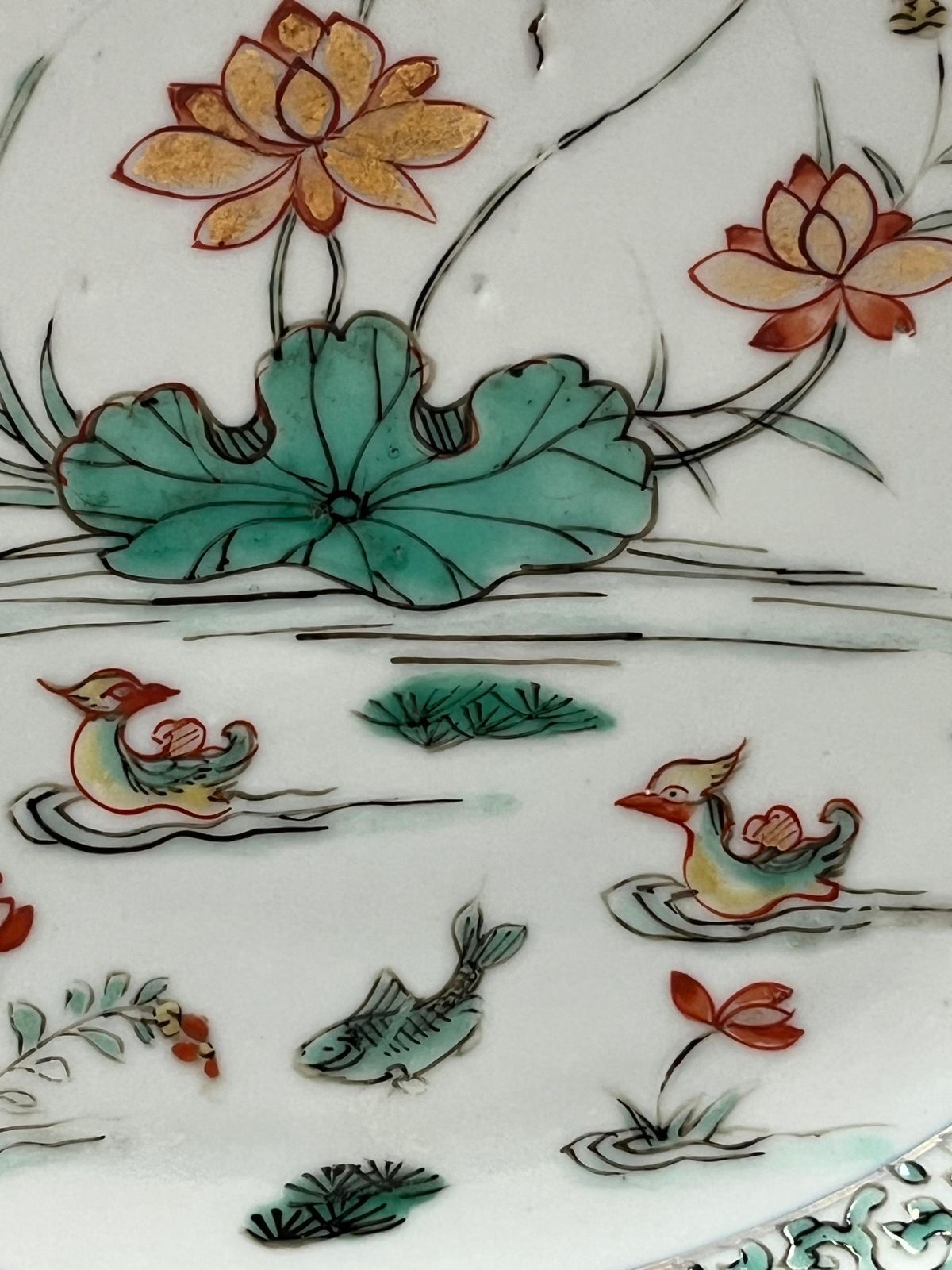 Chinees Kangxi Famille Verte bord, handgeschilderd porseleinen eendentafereel, ca. 1685 photo vintage