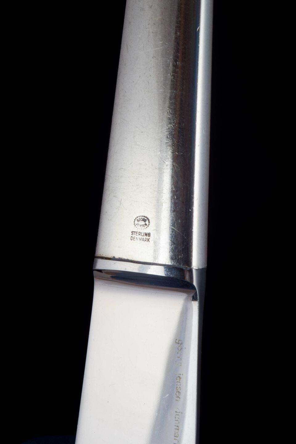 Henning Koppel voor Georg Jensen. Vier 'Caravel' tafelmessen. photo 786.0