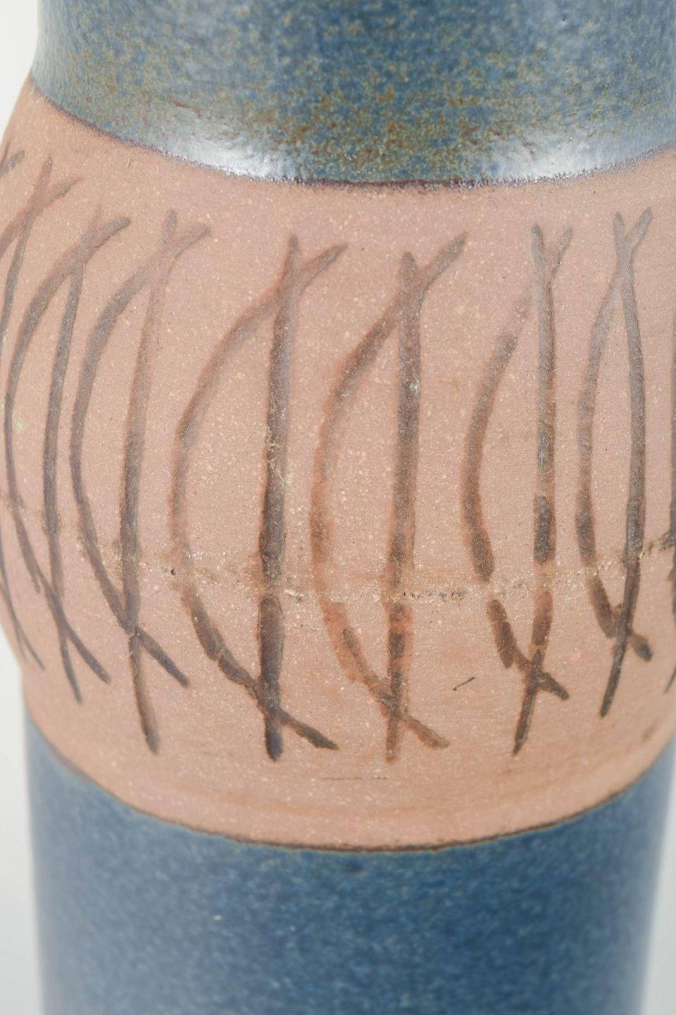 Lisa Larson, Gustavsberg. Cilindrische stoneware vaas met grafisch motief. Jaren 1960 photo for sale