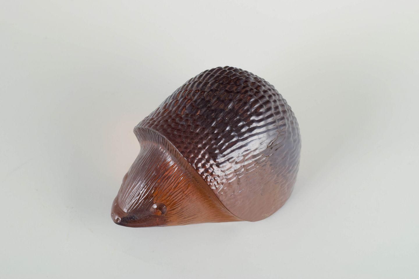 Figurine de hérisson en verre ambré, Paul Hoff pour Kosta Boda / WMF. photo furniture