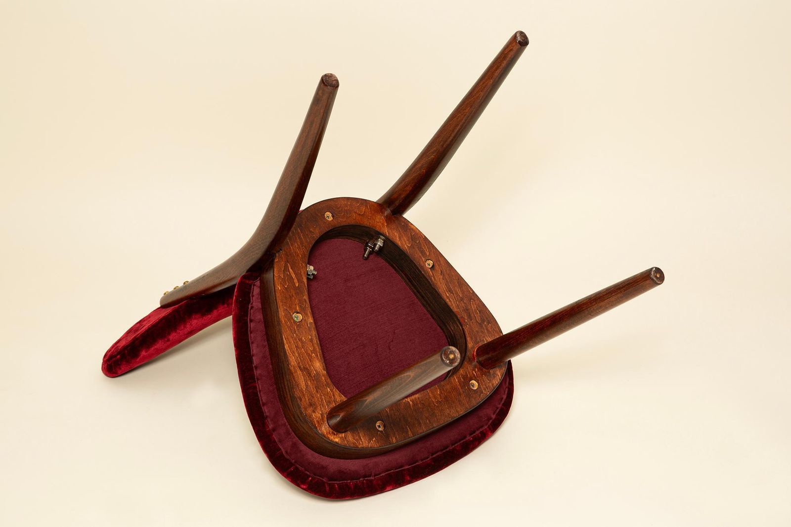 photo for sale Mid-Century hartvormige stoel in Plushy Fr-fluweel van Dedar, Europa, ca. jaren 1960