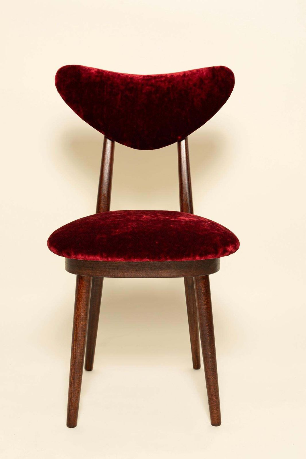 Twee mid-century fauteuils met hartvormige rugleuning, bekleed met Dedar-fluweel, Europa, ca. jaren 1960 photo buy