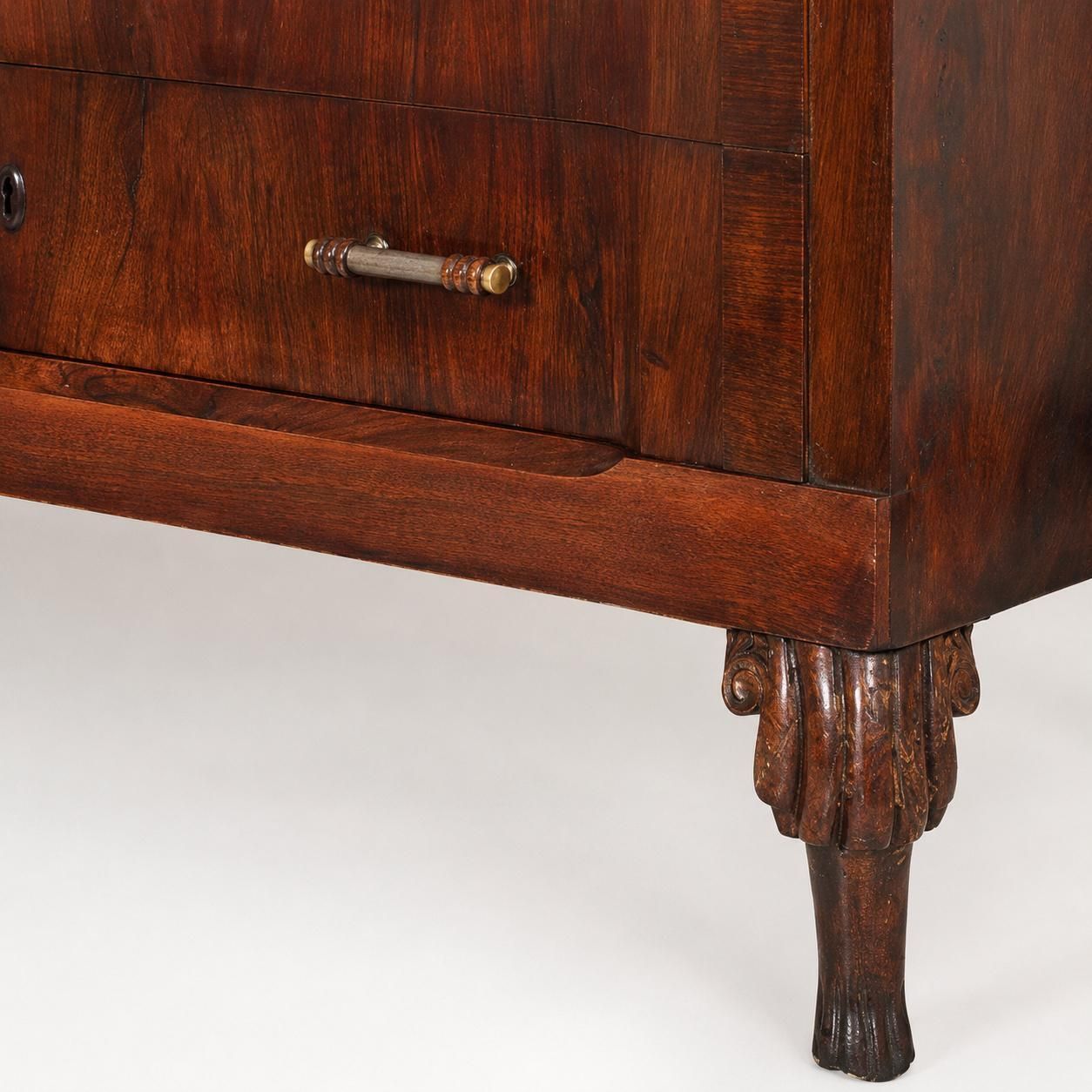 19e-eeuwse Italiaanse Venetiaanse Charles X mahonie commode met Portoro marmeren blad photo vinterior