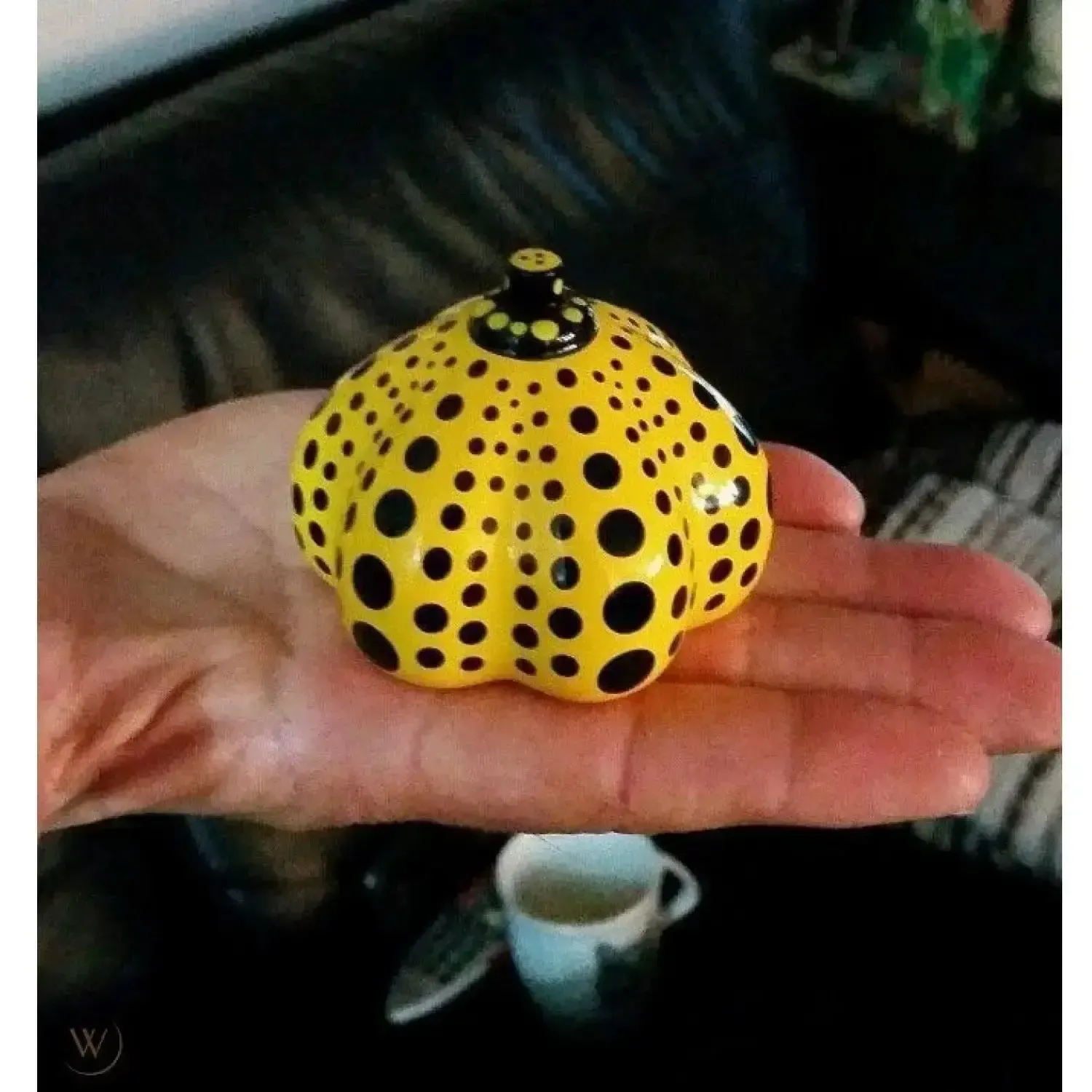 Sculpture presse-papiers en porcelaine émaillée Yayoi Kusama, édition limitée, jaune Mini Pumpkin photo 1831.0