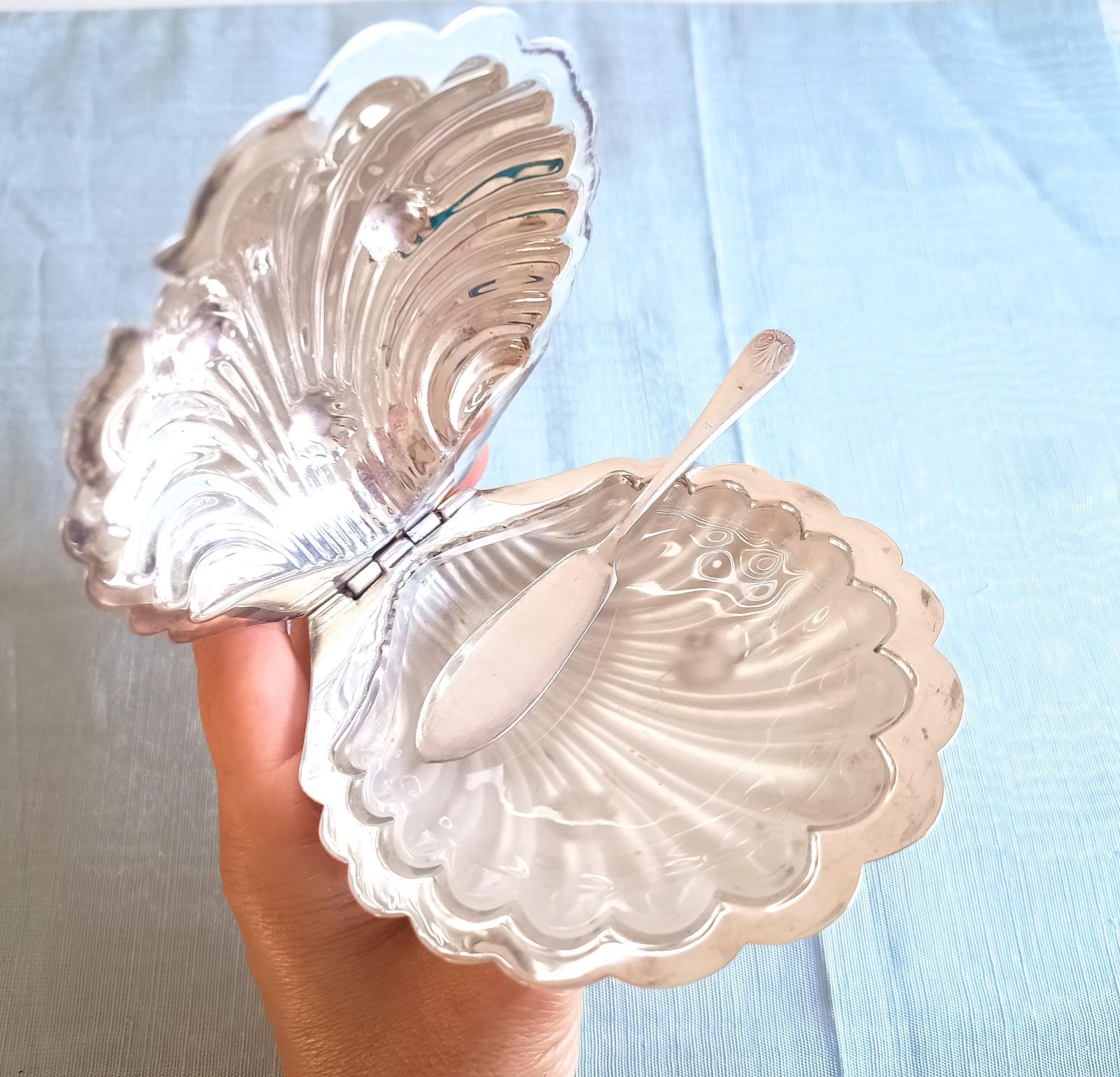 Vintage English Silver Plated Butter Oyster Shell Dish, Art Deco Frosted Glass Condiment Server photo for sale