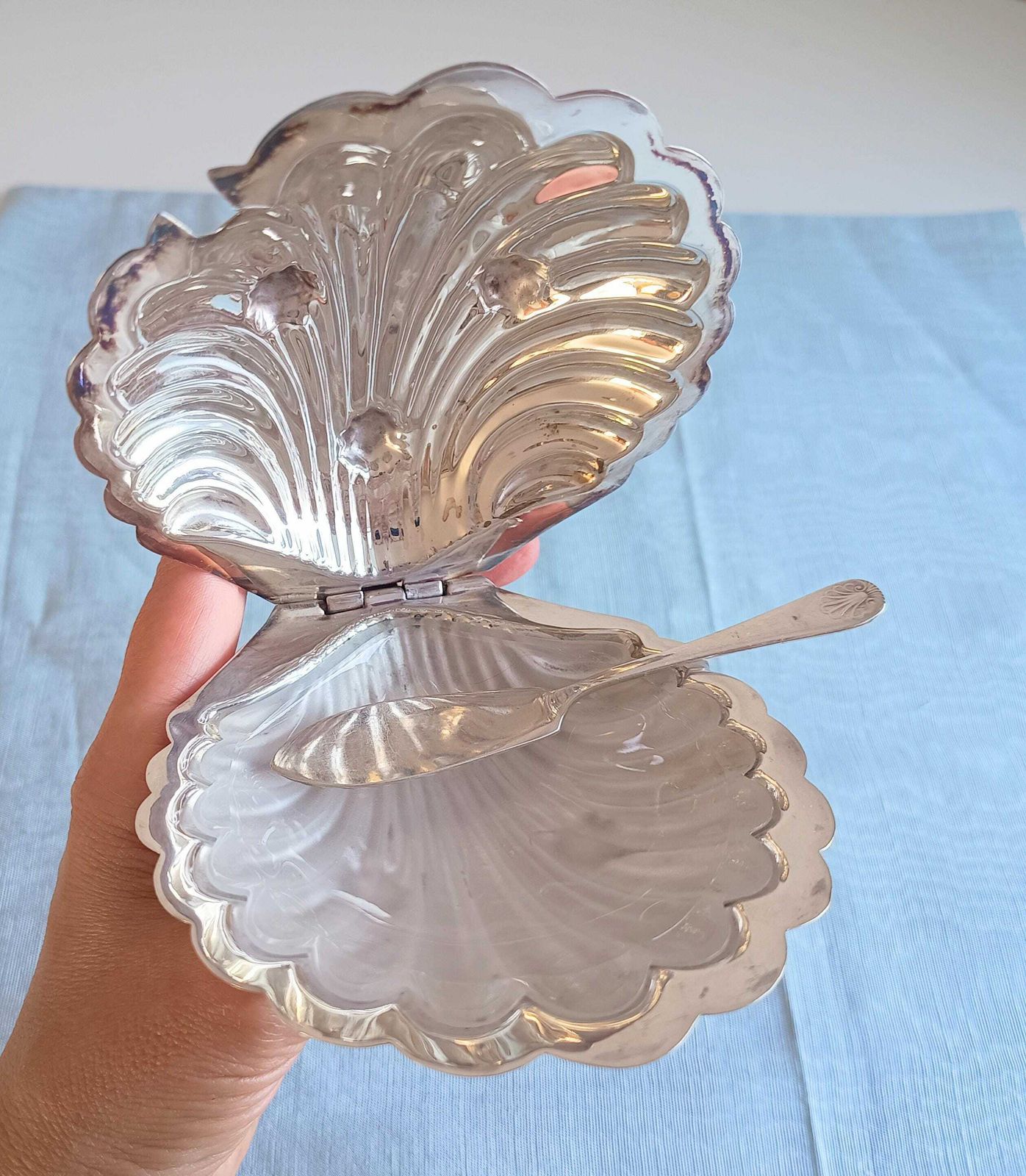 Vintage English Silver Plated Butter Oyster Shell Dish, Art Deco Frosted Glass Condiment Server