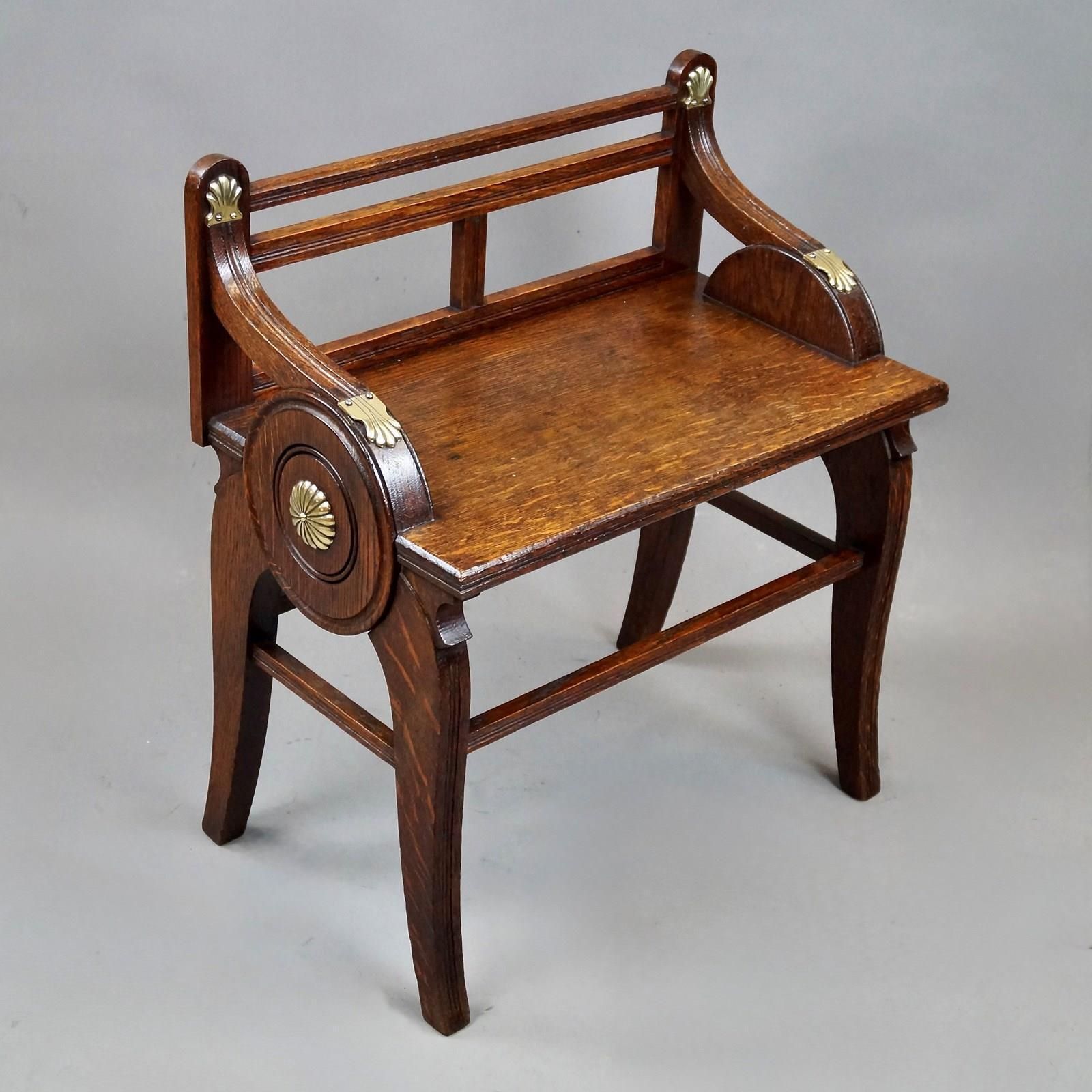 Een Eiken en Messing Gemonteerde Halbank van James Shoolbred & Co. photo vinterior