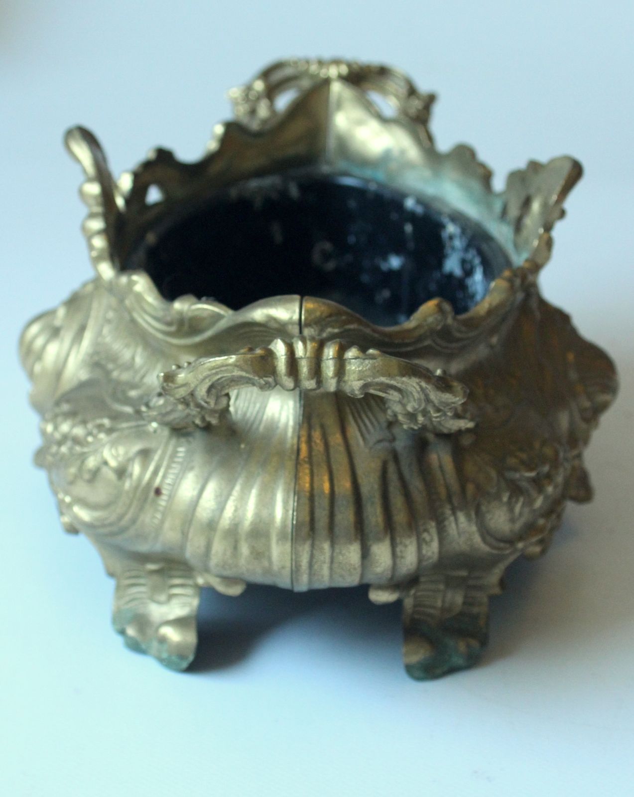 Bloempot | Art Nouveau jardinière van massief messing met metalen binnenbak, ca. 1900 photo for sale