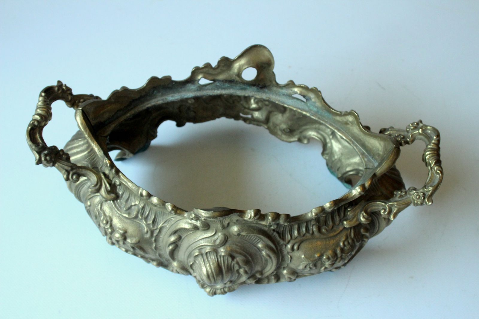 Bloempot | Art Nouveau jardinière van massief messing met metalen binnenbak, ca. 1900 photo vinterior