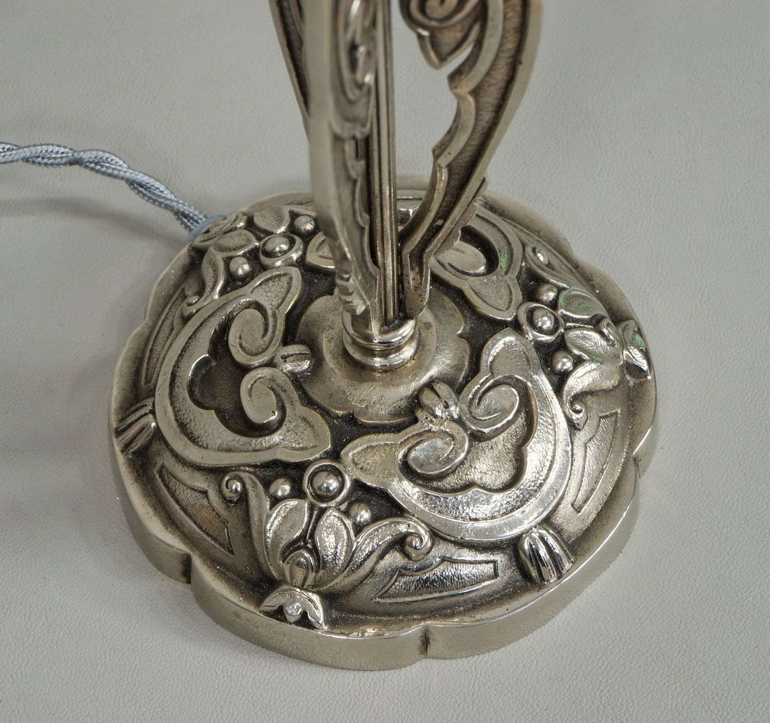 Franse art deco lamp ca. 1930 by Degue photo Verlichting