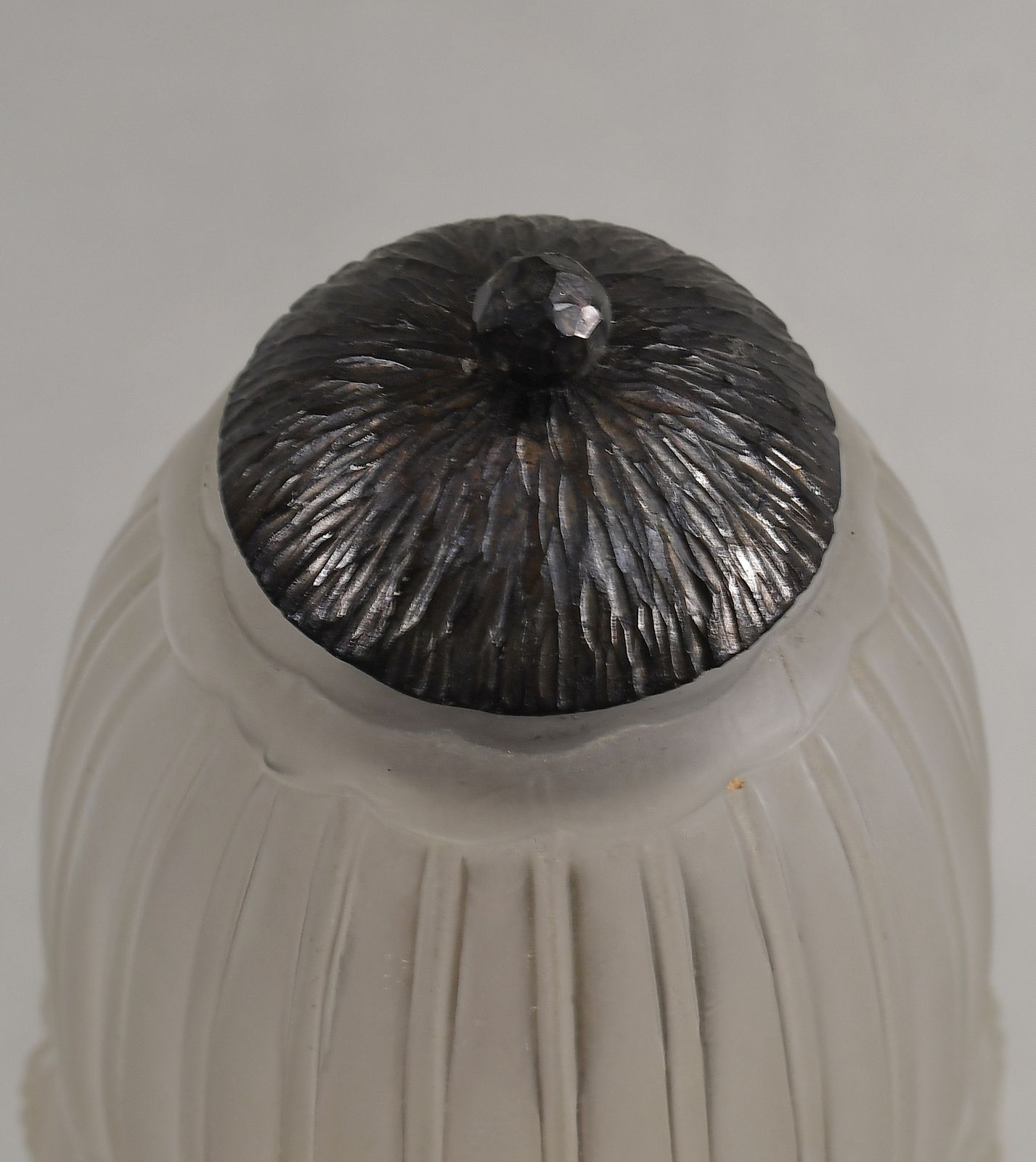 photo furniture Franse art deco lamp ca. 1930 van Muller Freres en L. Varro
