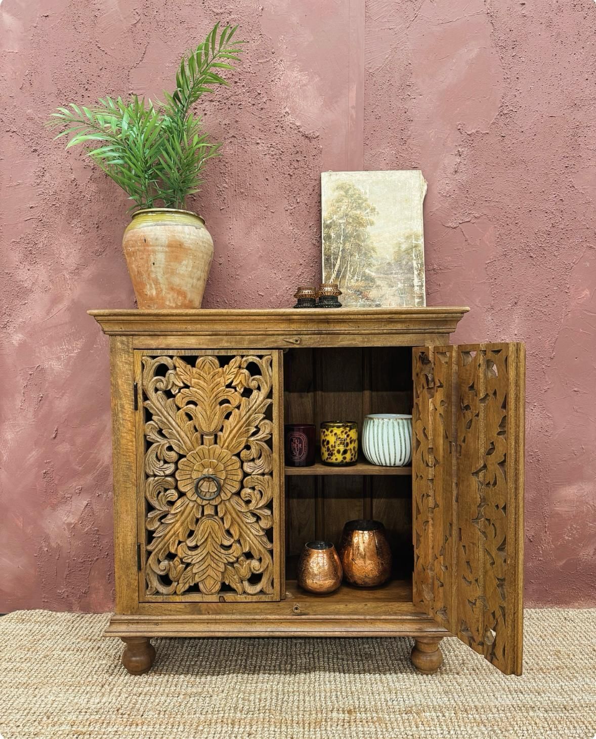 Handgesneden dressoir van mangohout photo furniture
