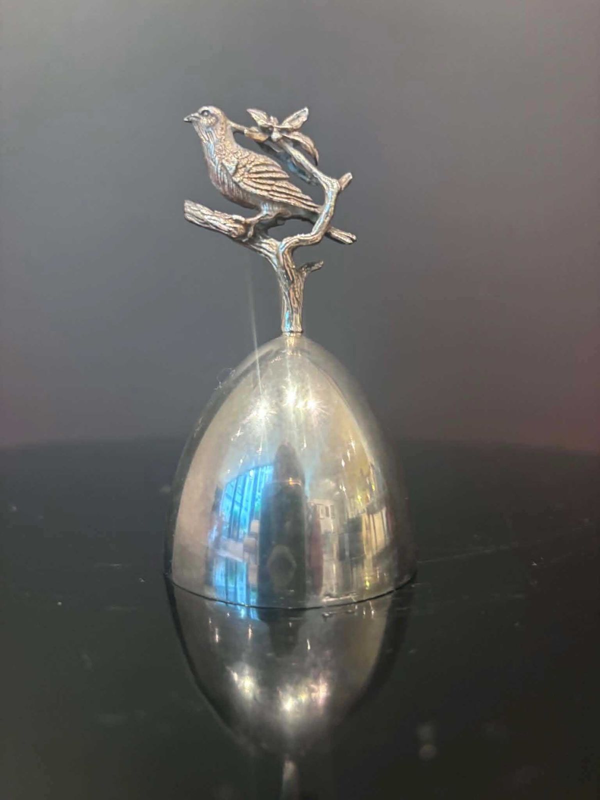 photo for sale Tafelschel Vintage Verzilverd Spaans Met Vogel Bekroning – Klein Decoratief Bureaubel – Heldere Klank – Stijl Jaren 1980 – Sierlijk Verzamelobject