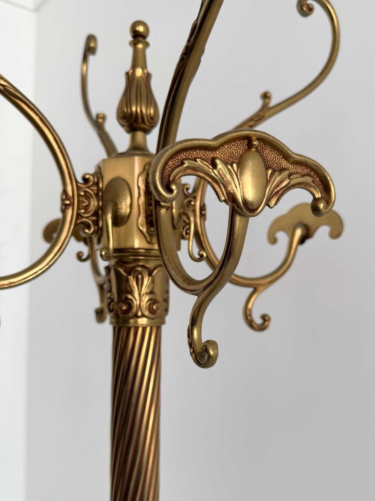 Vintage Italian Brass Coat Rack With Marble Base, Twisted Pole Hall Tree, Rotating Crown photo Furniture