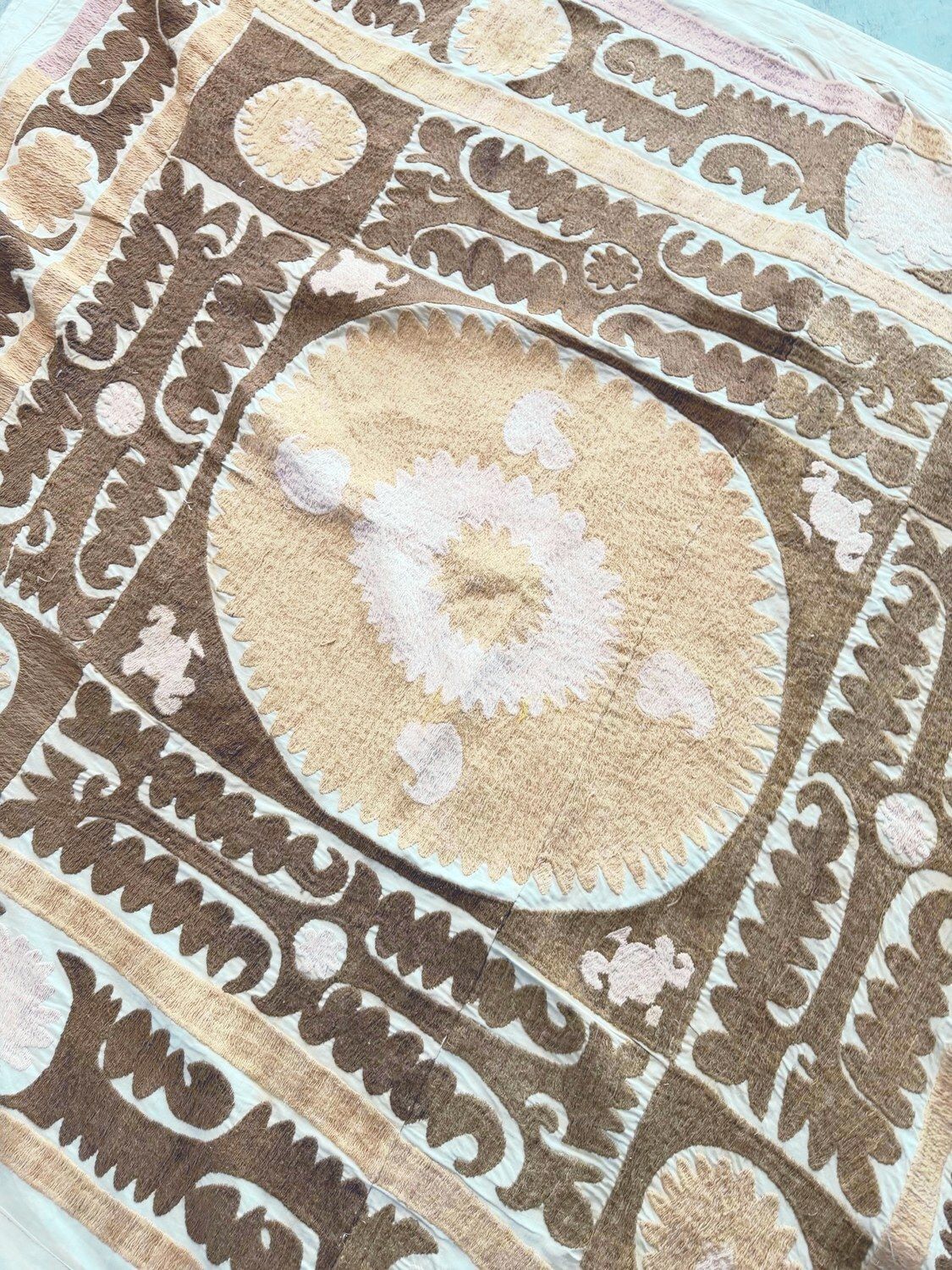 Samarkand Suzani Tablecloth 129 X 140 Cm photo vintage