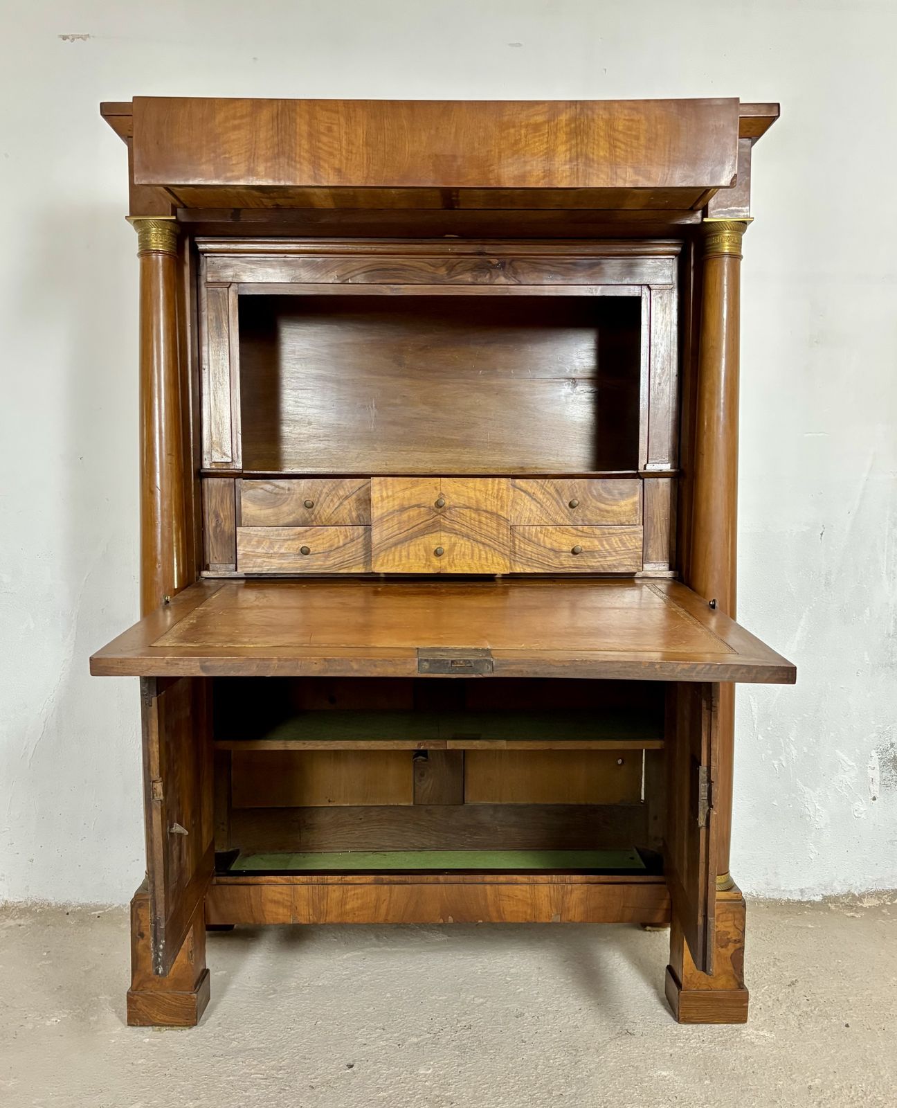photo furniture Grote Franse Empire secretaire abattant in walnoot, begin 20e eeuw