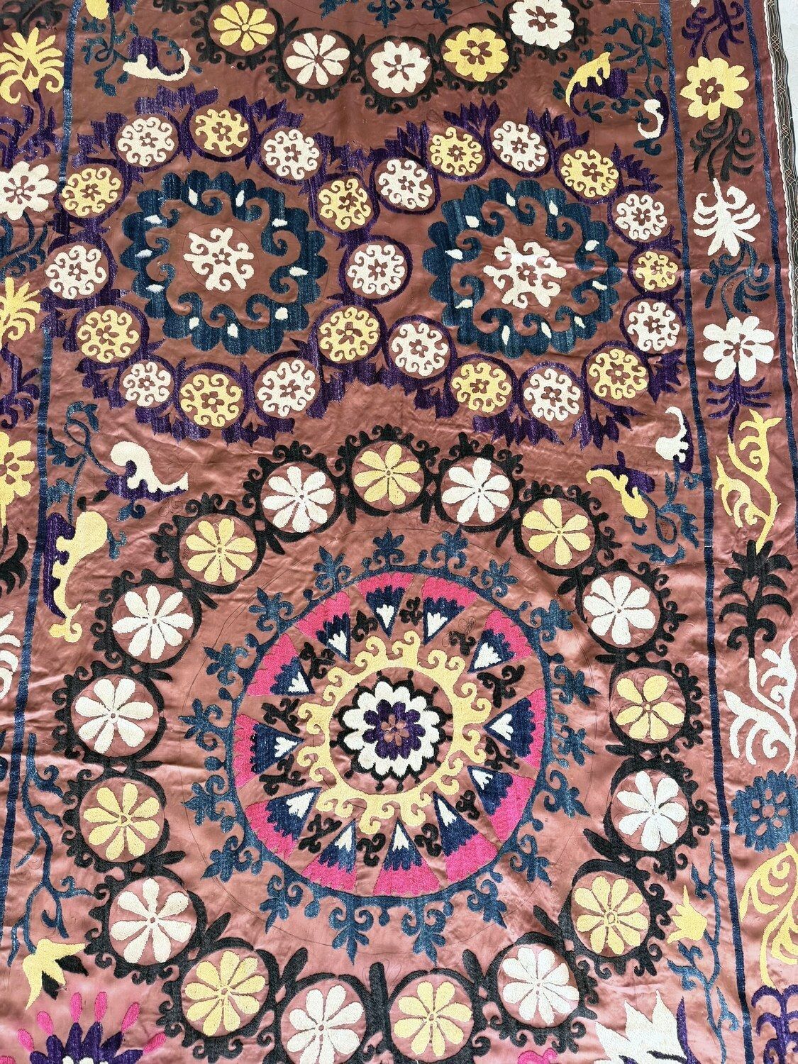 Grande suzani brune, broderie de Boukhara, 135 x 280 cm photo furniture