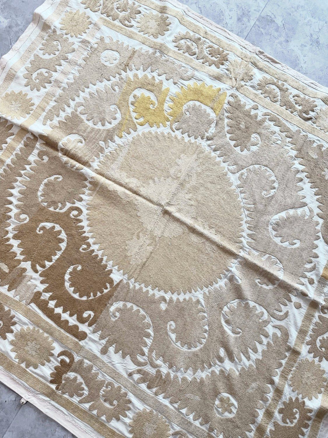 Suzani Wall Decor — Neutral Tan Uzbek Tablecloth, 137 X 147 Cm photo 287.0