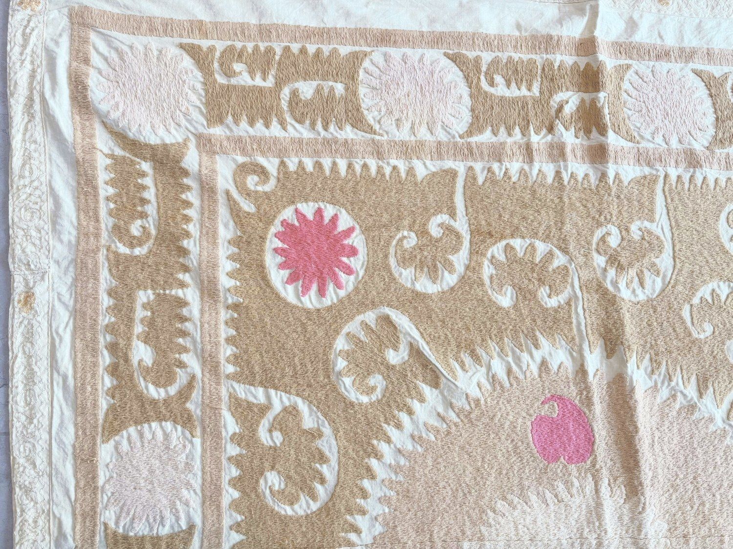 Suzani Tribal Textile — Neutral Tan Uzbek Tablecloth 138 X 140 Cm photo vinterior