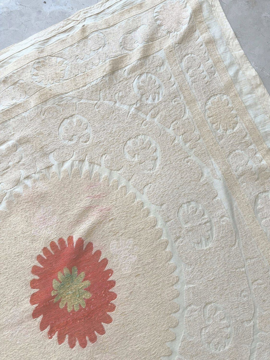 Handmade Neutral Tan Suzani From Tashkent 140 X 140 Cm photo vinterior