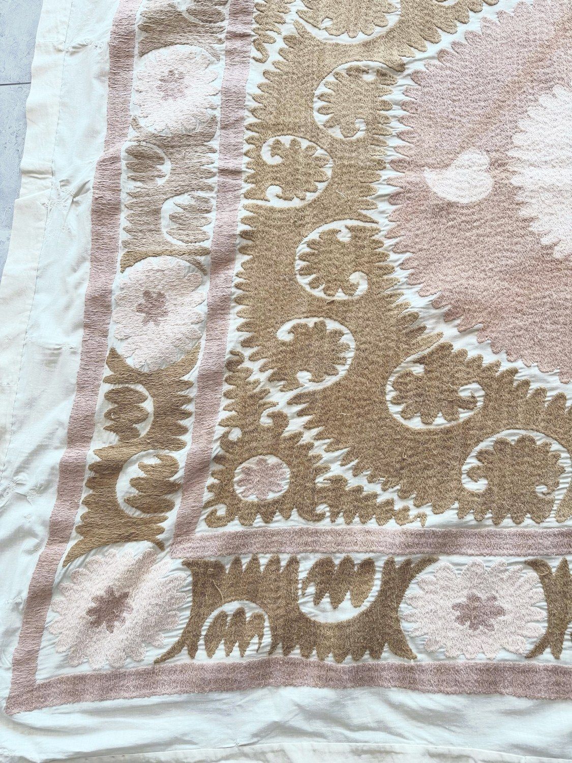 Samarkand Suzani Tafelkleed Geborduurd Textiel 140 x 158 cm photo Textiel