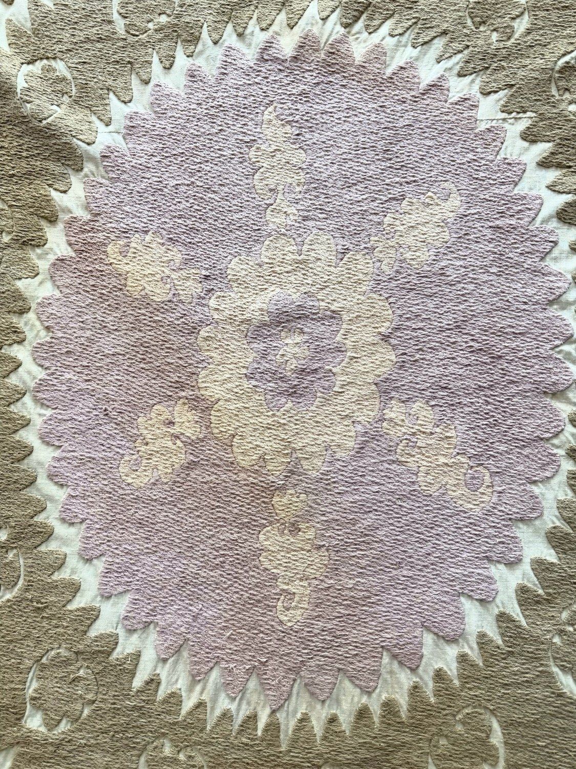 Met de hand geborduurd suzani wanddecoratie in neutrale beige tinten 145 x 159 cm photo vinterior