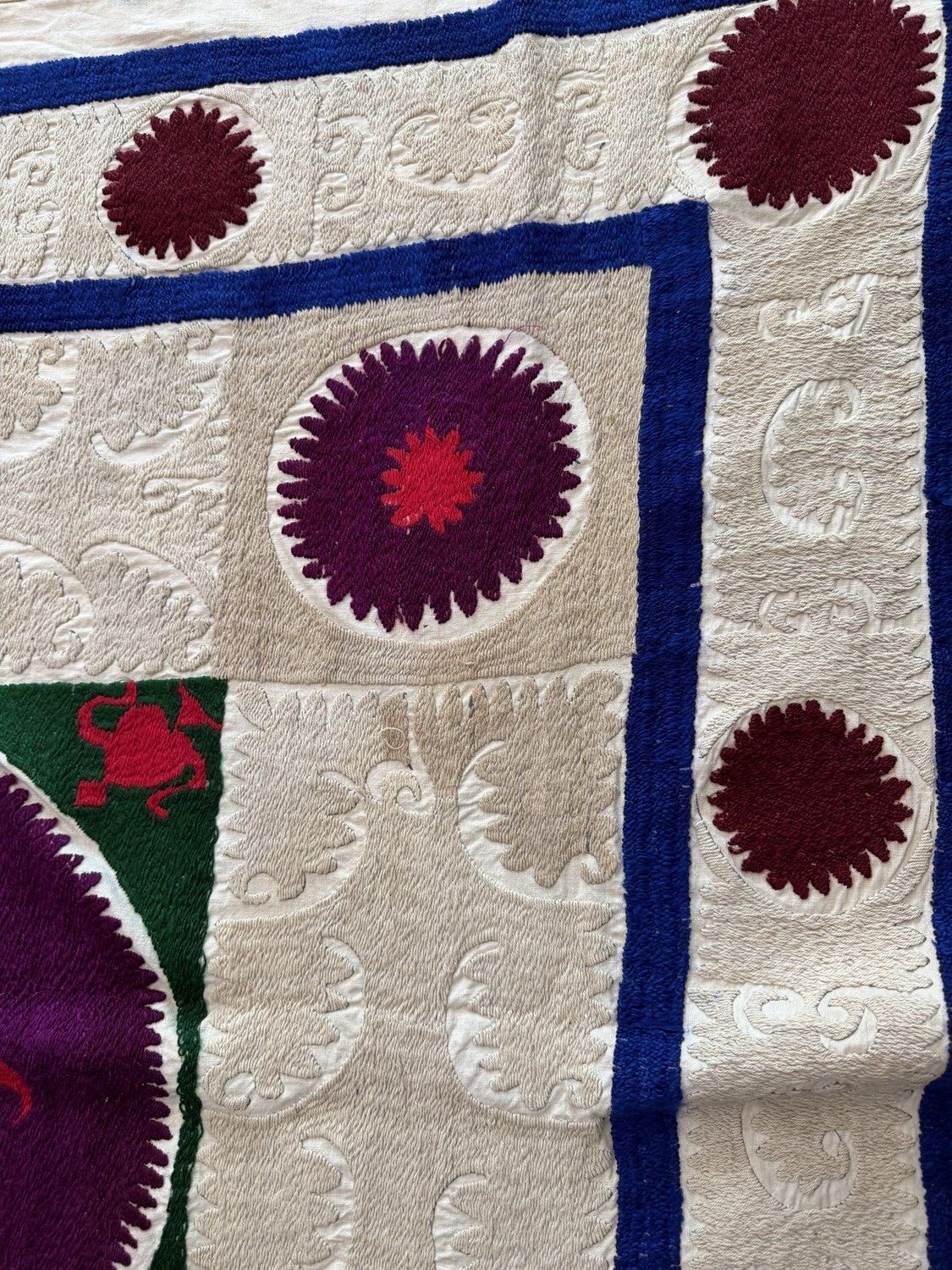 Hand Embroidered White Red Samarkand Suzani Tapestry 129 X 132 Cm photo buy