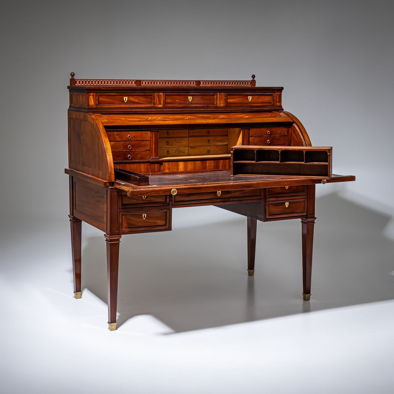 Louis XVI rolschrijfbureau in mahonie, ca. 1800 photo vintage
