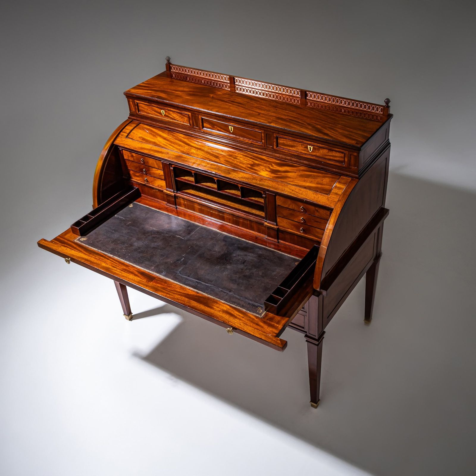 photo furniture Louis XVI Roll Top Desk In Mahogany, Circa 1800