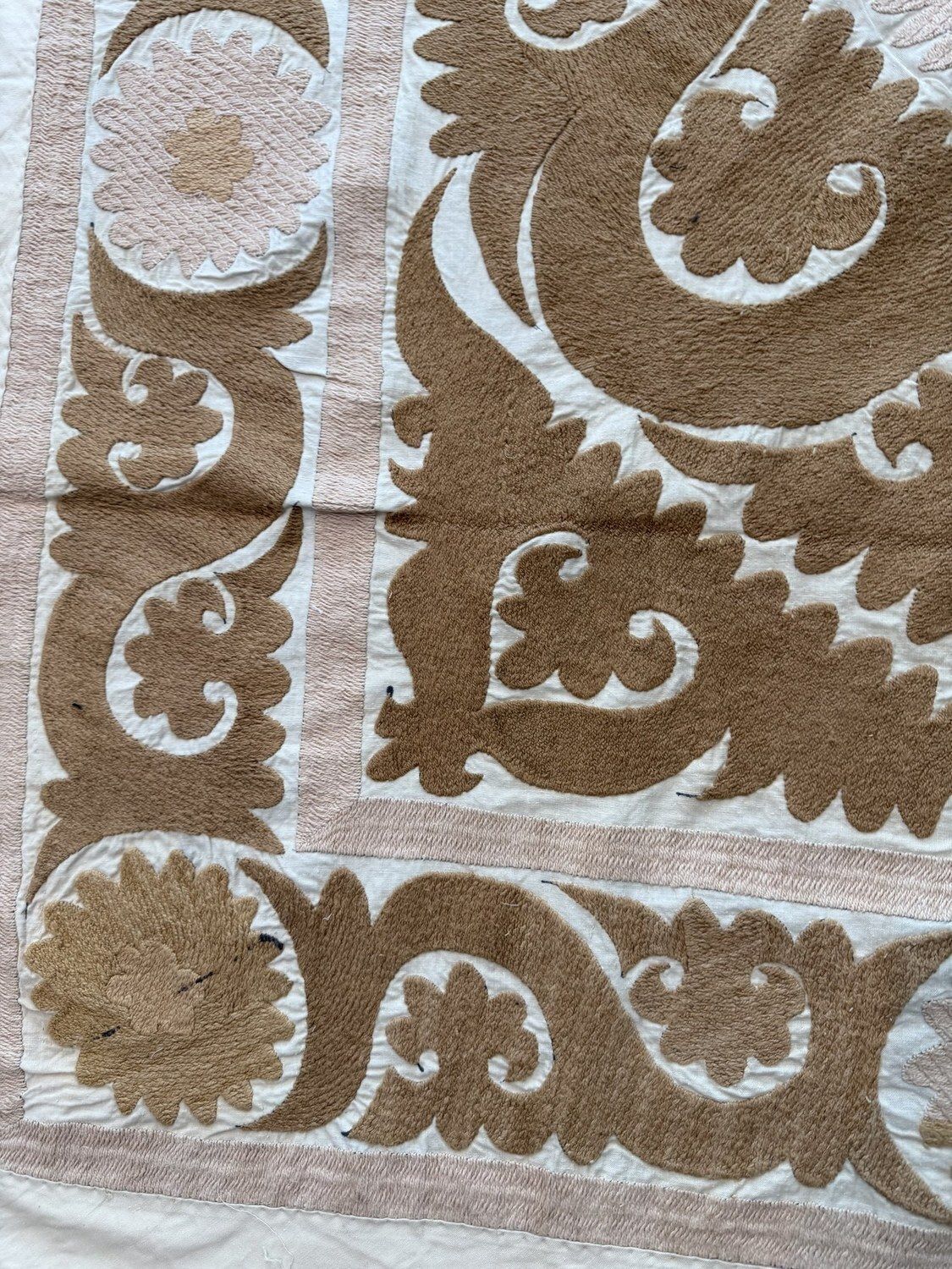 Suzani Bukhara décorative, brun et beige, 150 x 154 cm photo 328.0