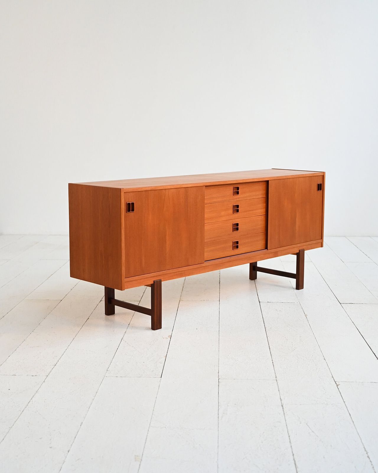 "Comet" Teakhouten Dressoir van Bogeryd, ca. jaren 1960 photo vintage