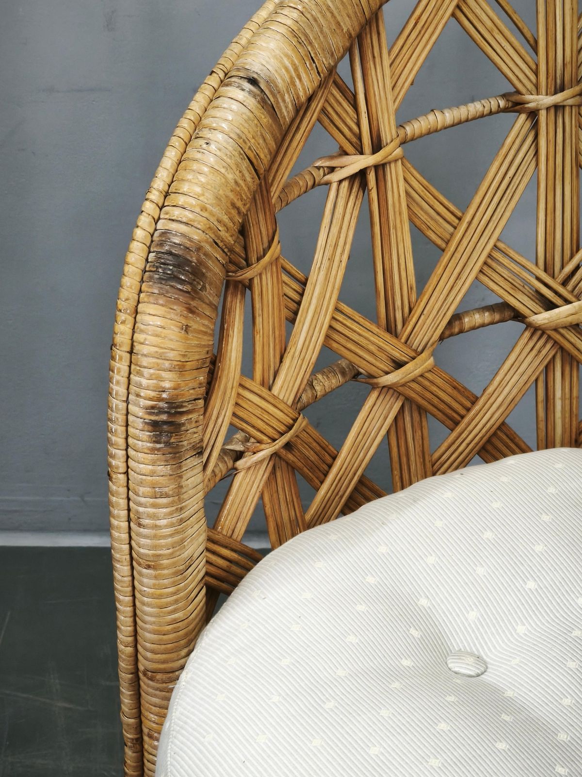 photo furniture Stel Italiaanse bamboe en rotan loungestoelen, jaren 1960