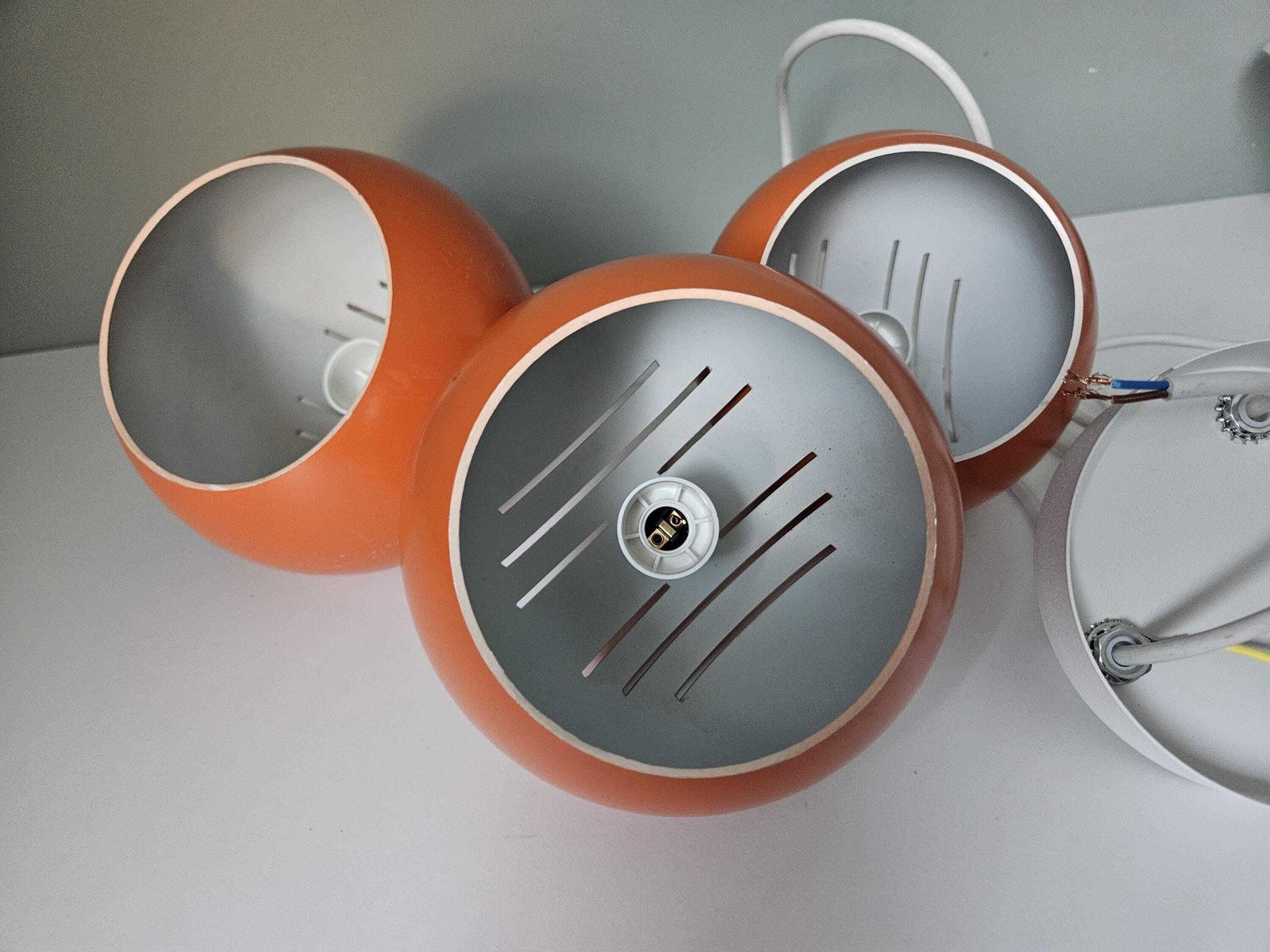 photo vinterior Set van 3 oranje cascade hanglampen – Space Age bollampen, jaren 1970