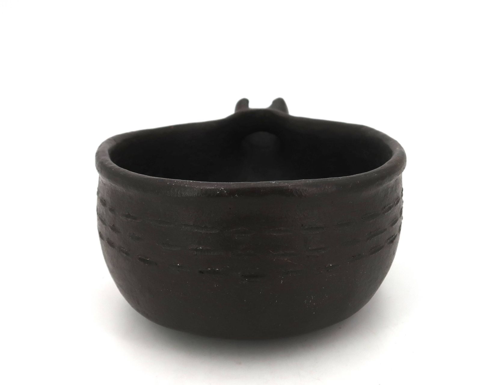 Zwart keramisch terracotta kruikje – Aboriginal, La Palma, Canarische Eilanden photo 186.0